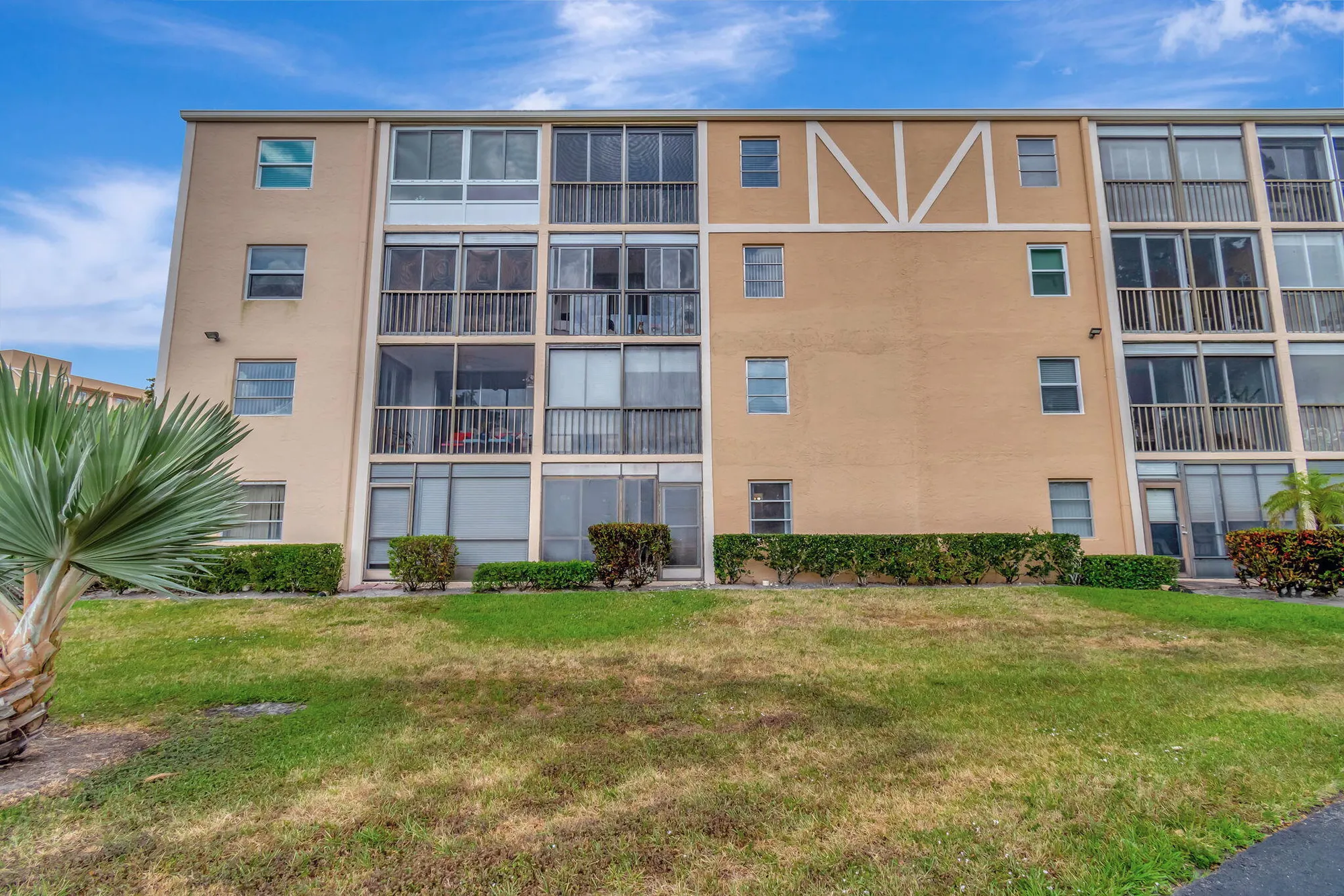 Property Slideshow image 31 of 55 | 6795 huntington ln 107, Delray Beach, FL, 33446