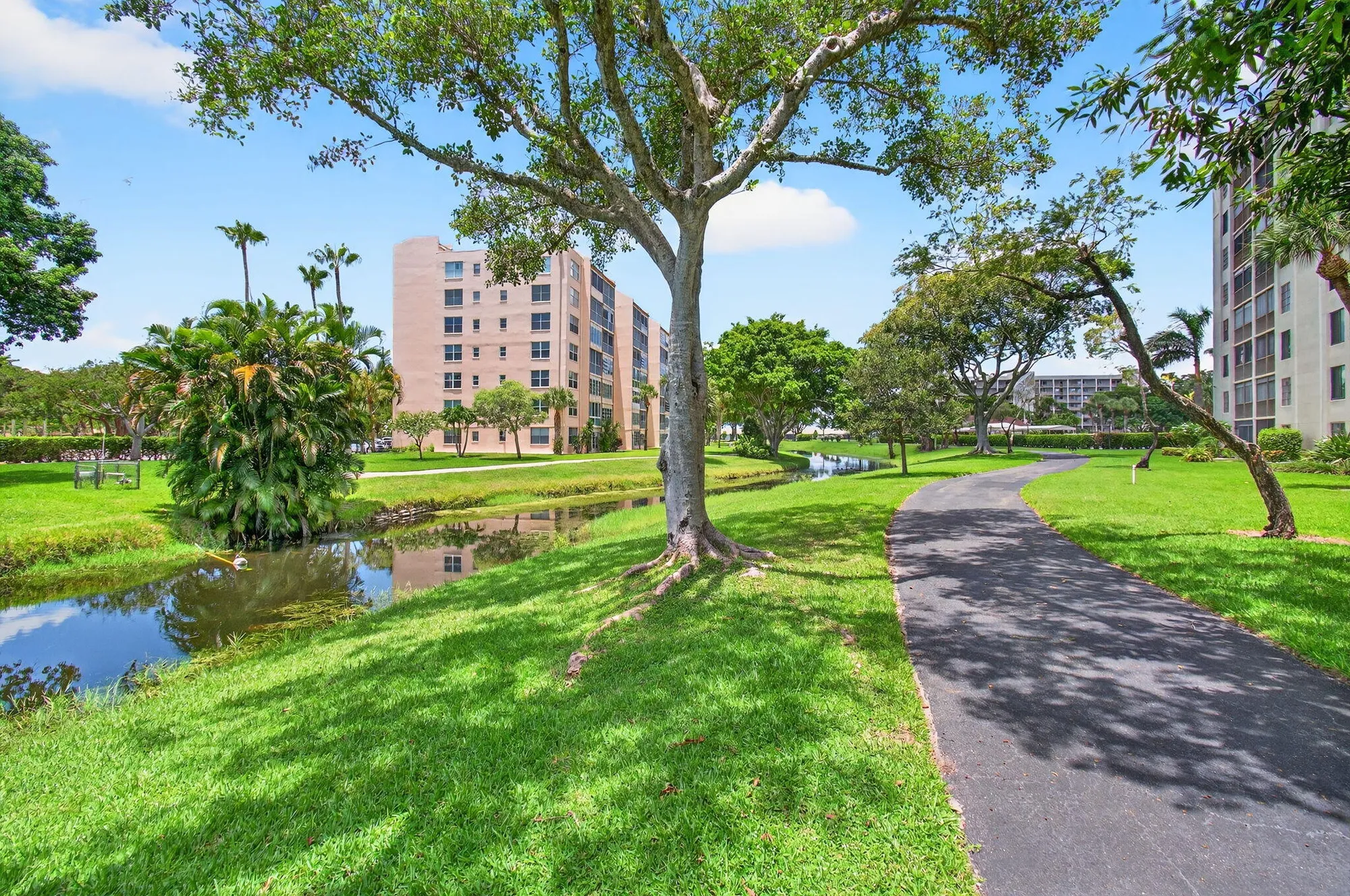 Property Slideshow image 30 of 71 | 14475 strathmore ln 401, Delray Beach, FL, 33446