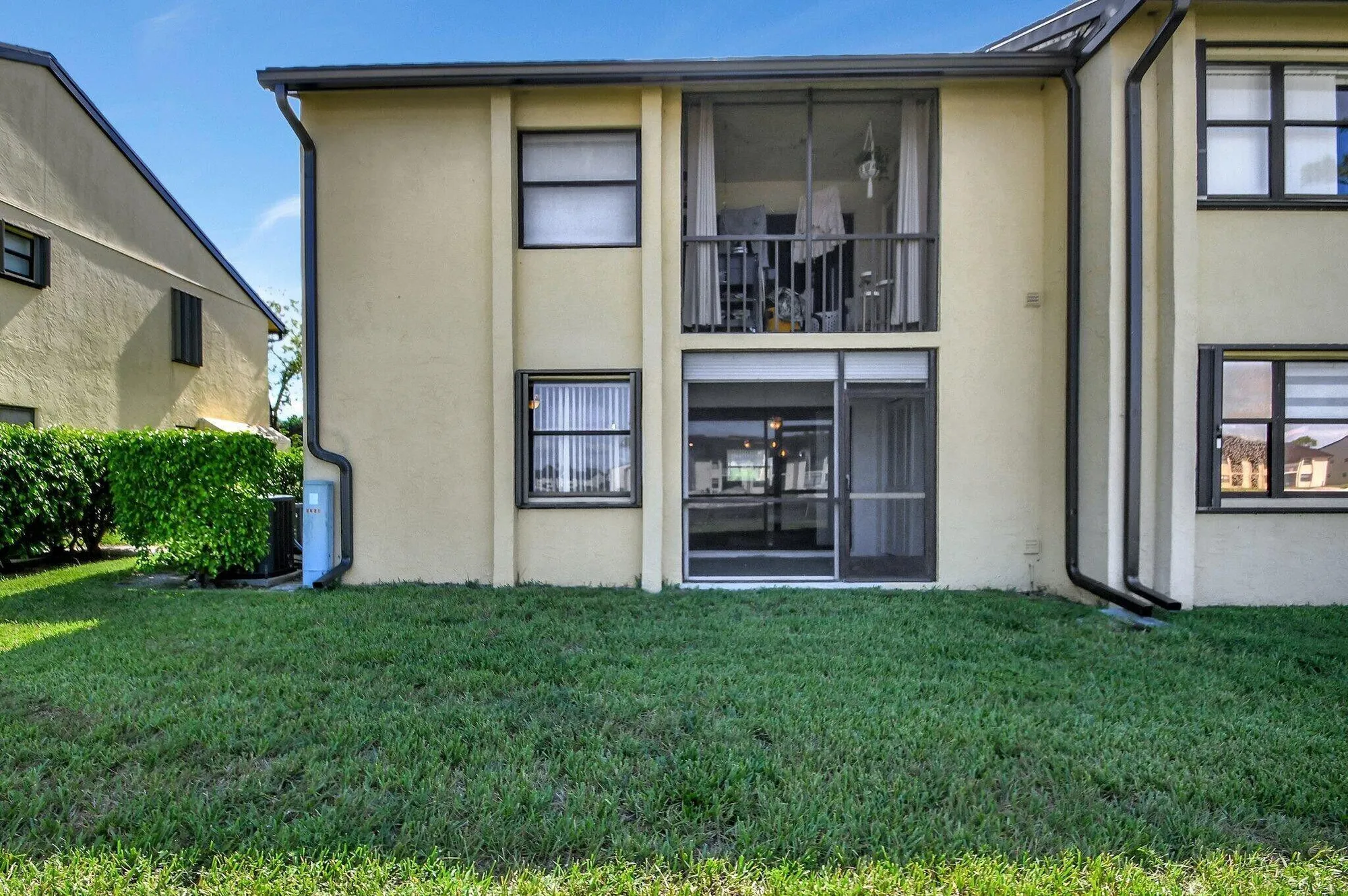 Property Slideshow image 34 of 42 | 4691 lucerne lakes blvd 106, Lake Worth, FL, 33467