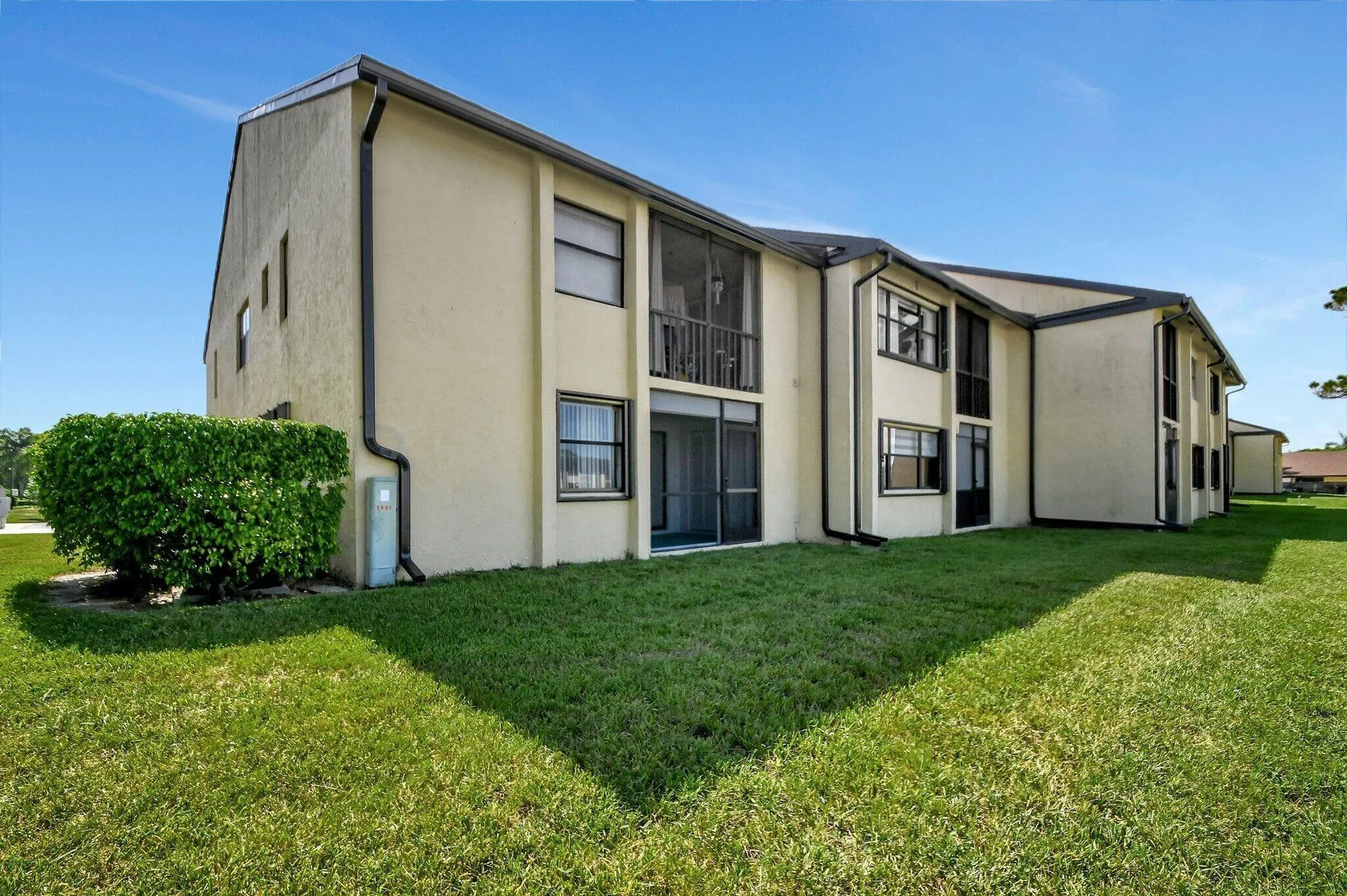Property Slideshow image 35 of 42 | 4691 lucerne lakes blvd 106, Lake Worth, FL, 33467