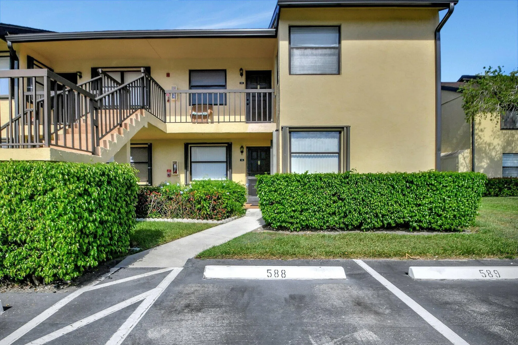 Property Slideshow image 2 of 42 | 4691 lucerne lakes blvd 106, Lake Worth, FL, 33467
