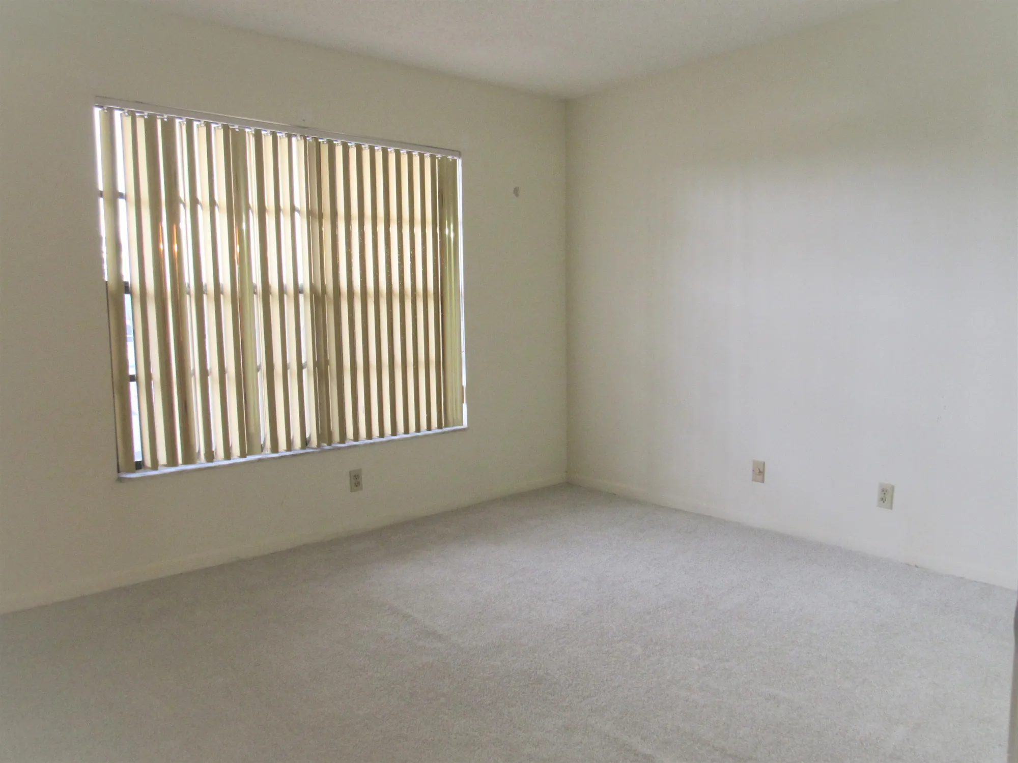 Property Slideshow image 5 of 27 | 4640 lucerne lakes blvd 206, Lake Worth, FL, 33467