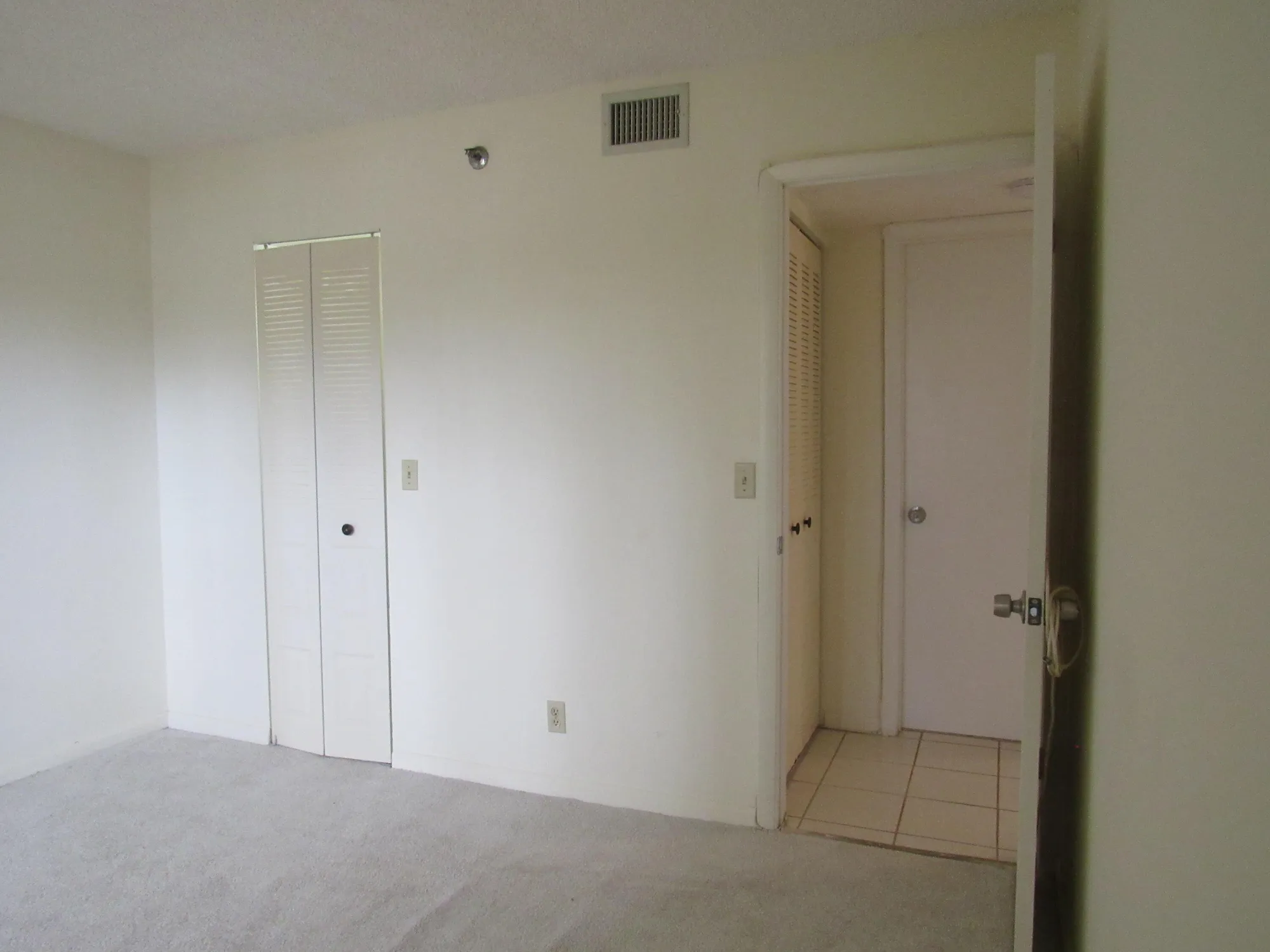 Property Slideshow image 7 of 27 | 4640 lucerne lakes blvd 206, Lake Worth, FL, 33467