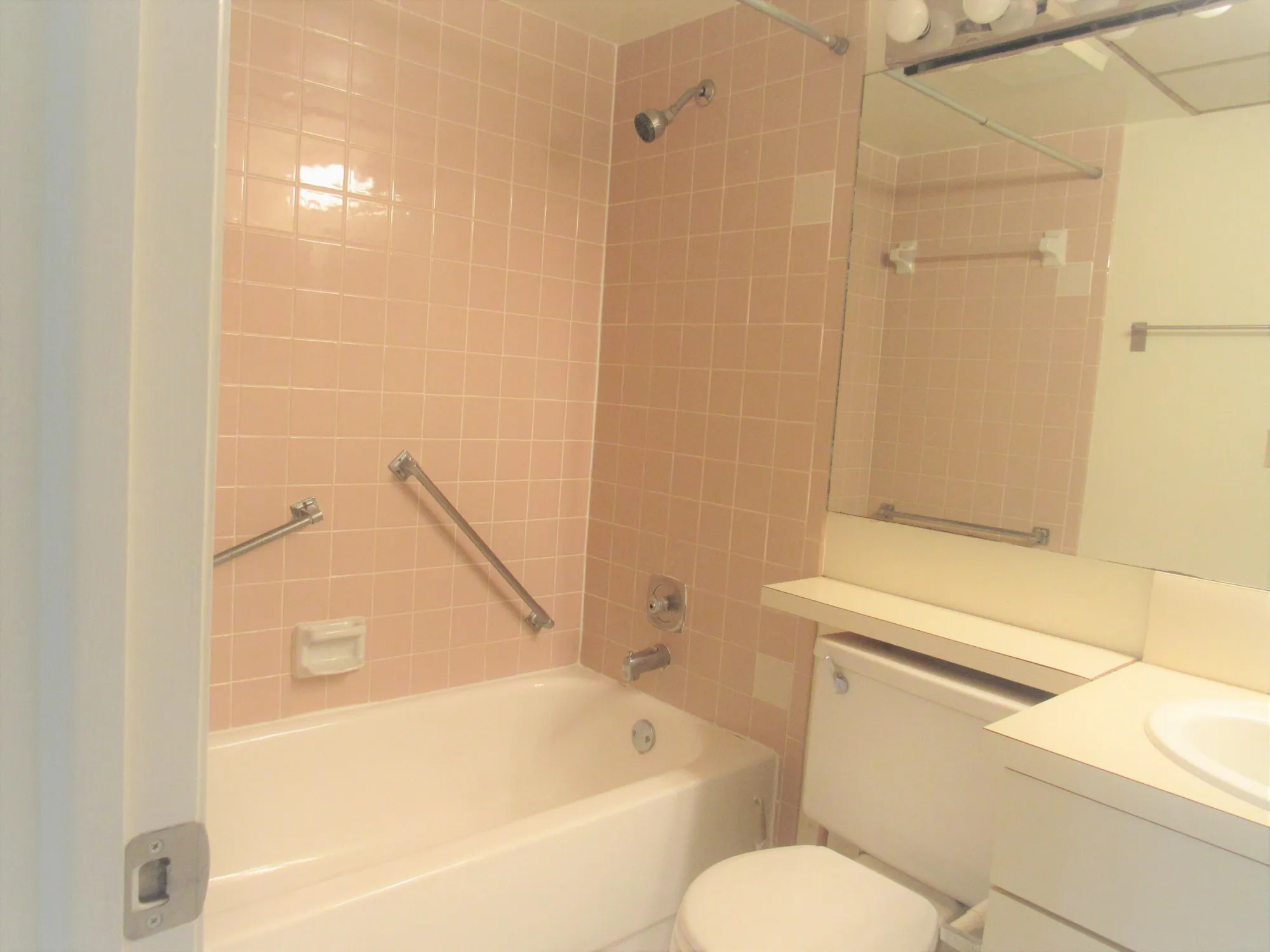 Property Slideshow image 11 of 27 | 4640 lucerne lakes blvd 206, Lake Worth, FL, 33467