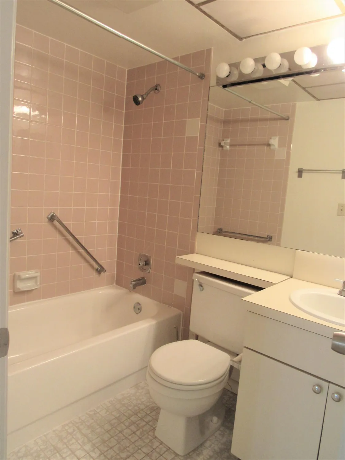 Property Slideshow image 12 of 27 | 4640 lucerne lakes blvd 206, Lake Worth, FL, 33467