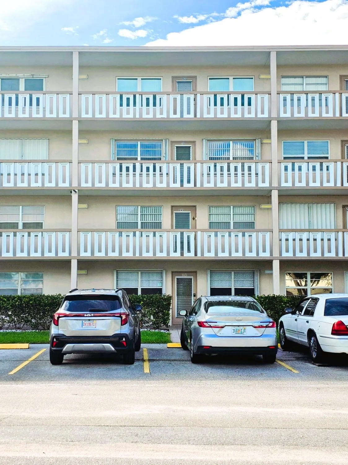 Property Slideshow image 5 of 23 | 265 wellington j, West Palm Beach, FL, 33417