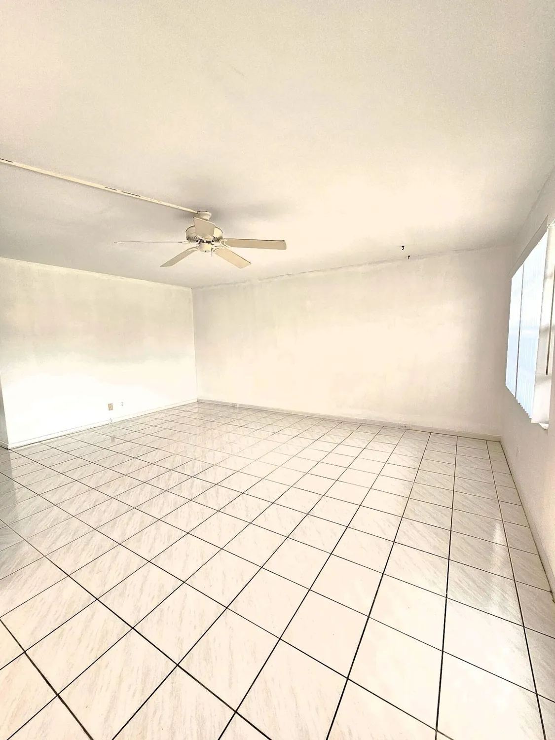 Property Slideshow image 8 of 23 | 265 wellington j, West Palm Beach, FL, 33417