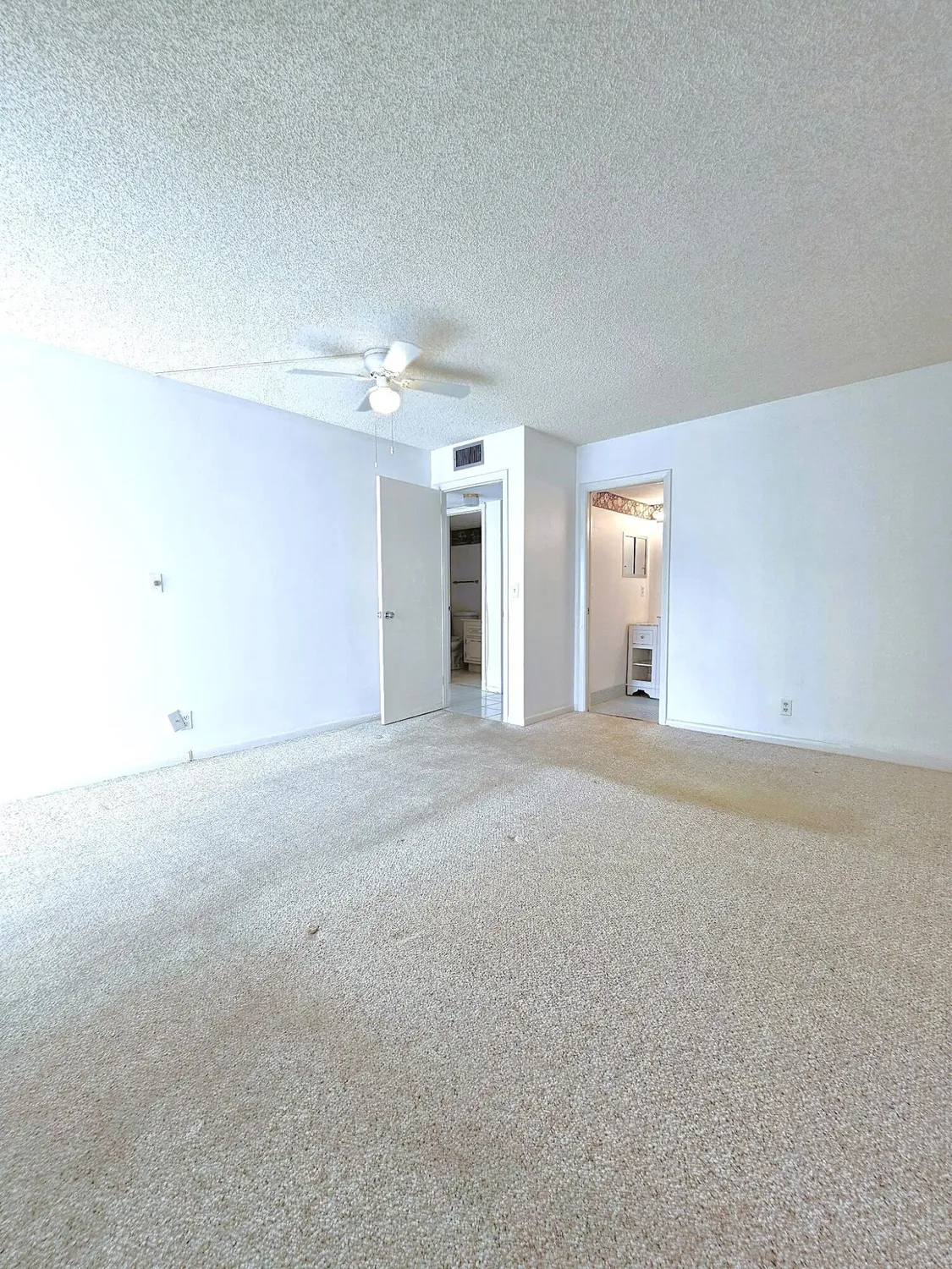 Property Slideshow image 9 of 23 | 265 wellington j, West Palm Beach, FL, 33417