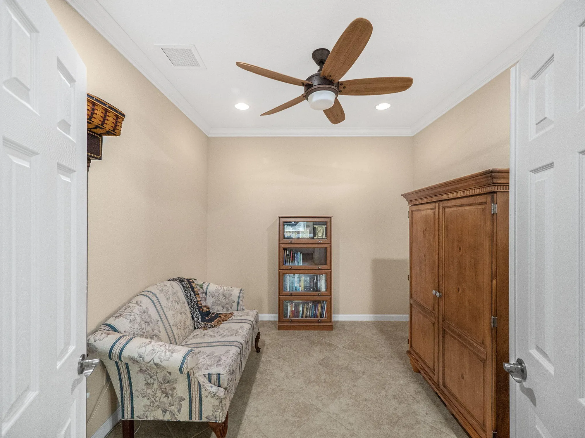 Property Slideshow image 16 of 130 | 11159 sw winding lakes cir, Port Saint Lucie, FL, 34987