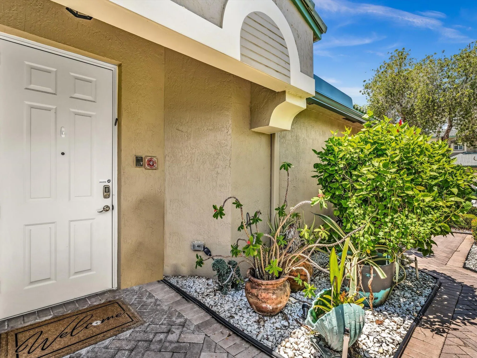 Property Slideshow image 3 of 65 | 7888 exeter blvd 201, Tamarac, FL, 33321