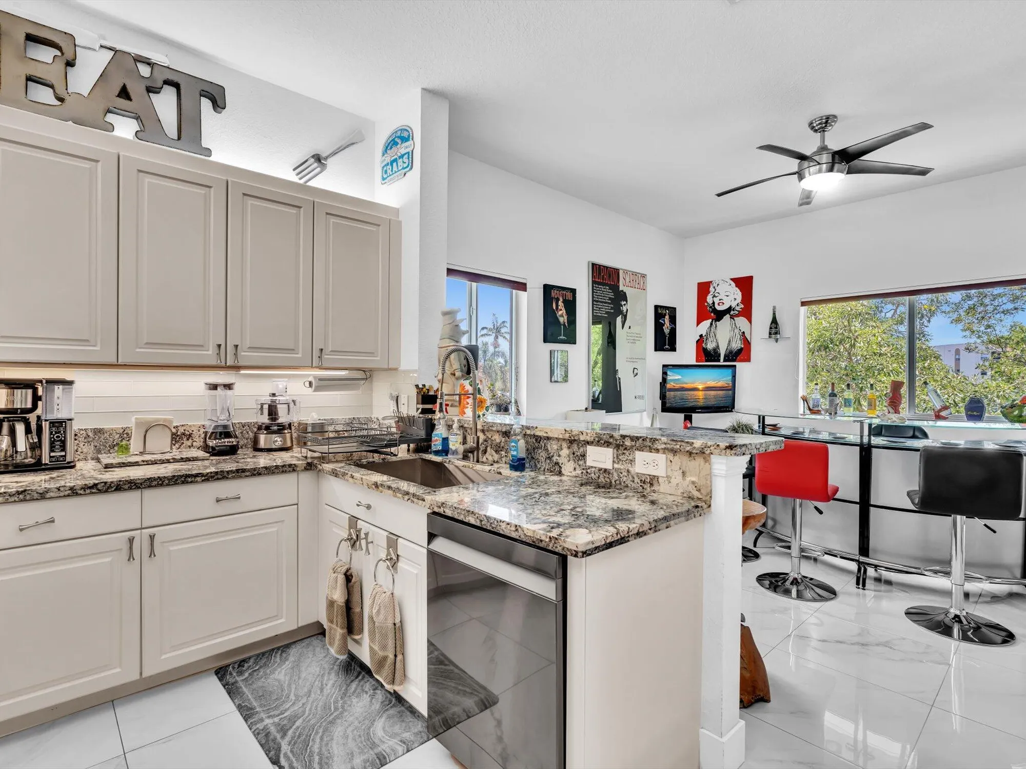 Property Slideshow image 10 of 65 | 7888 exeter blvd 201, Tamarac, FL, 33321