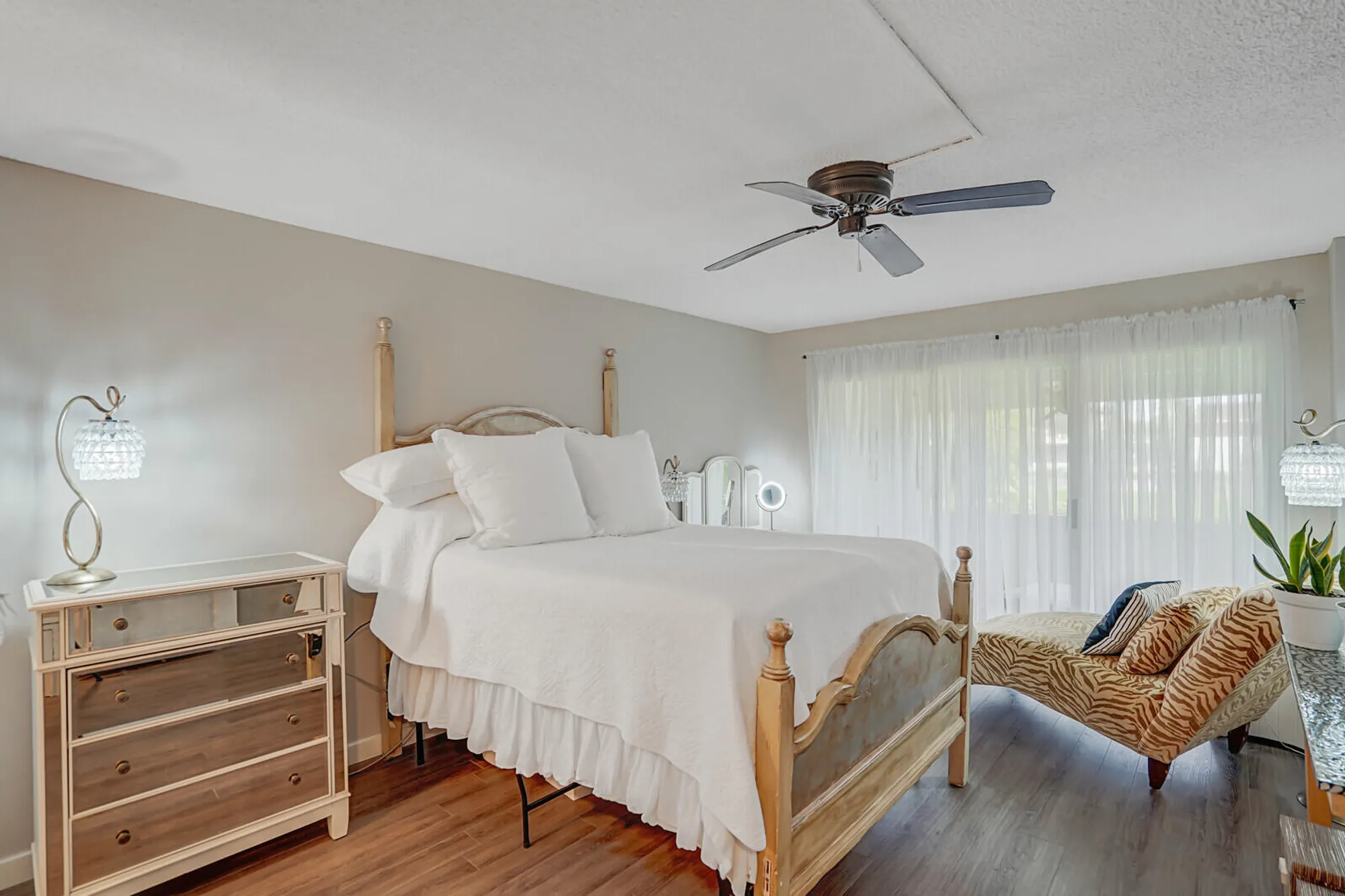 Property Slideshow image 5 of 15 | 3524 via poinciana apt 102, Lake Worth, FL, 33467