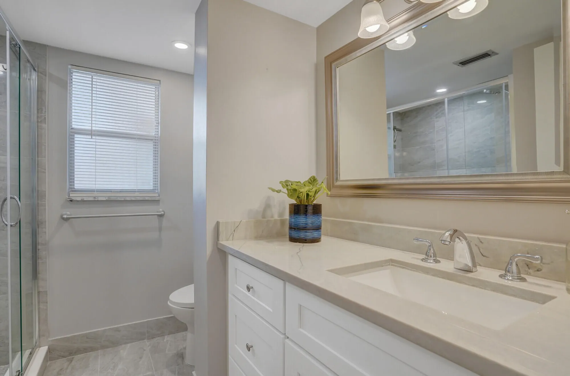 Property Slideshow image 7 of 15 | 3524 via poinciana apt 102, Lake Worth, FL, 33467