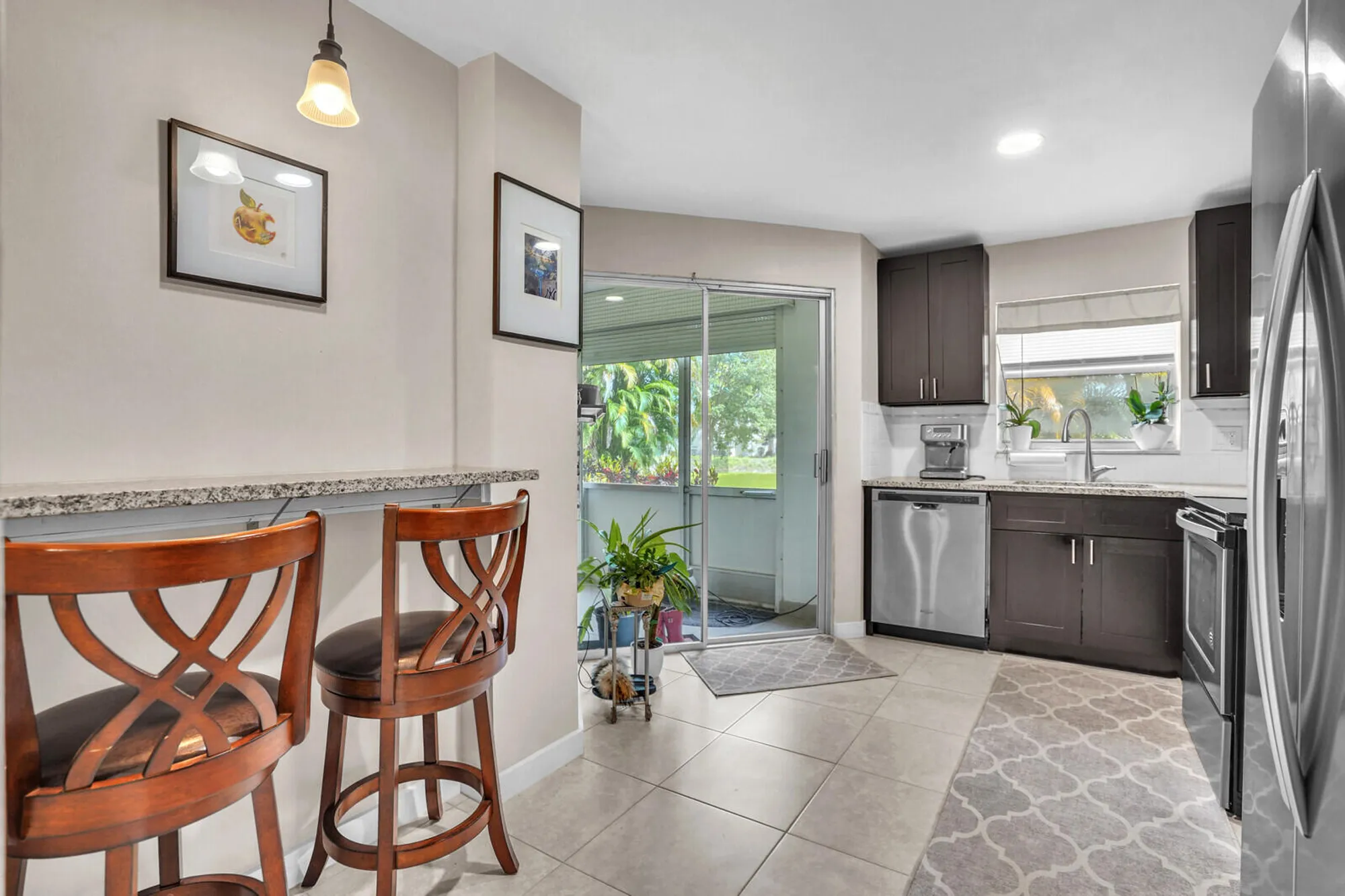 Property Slideshow image 8 of 15 | 3524 via poinciana apt 102, Lake Worth, FL, 33467