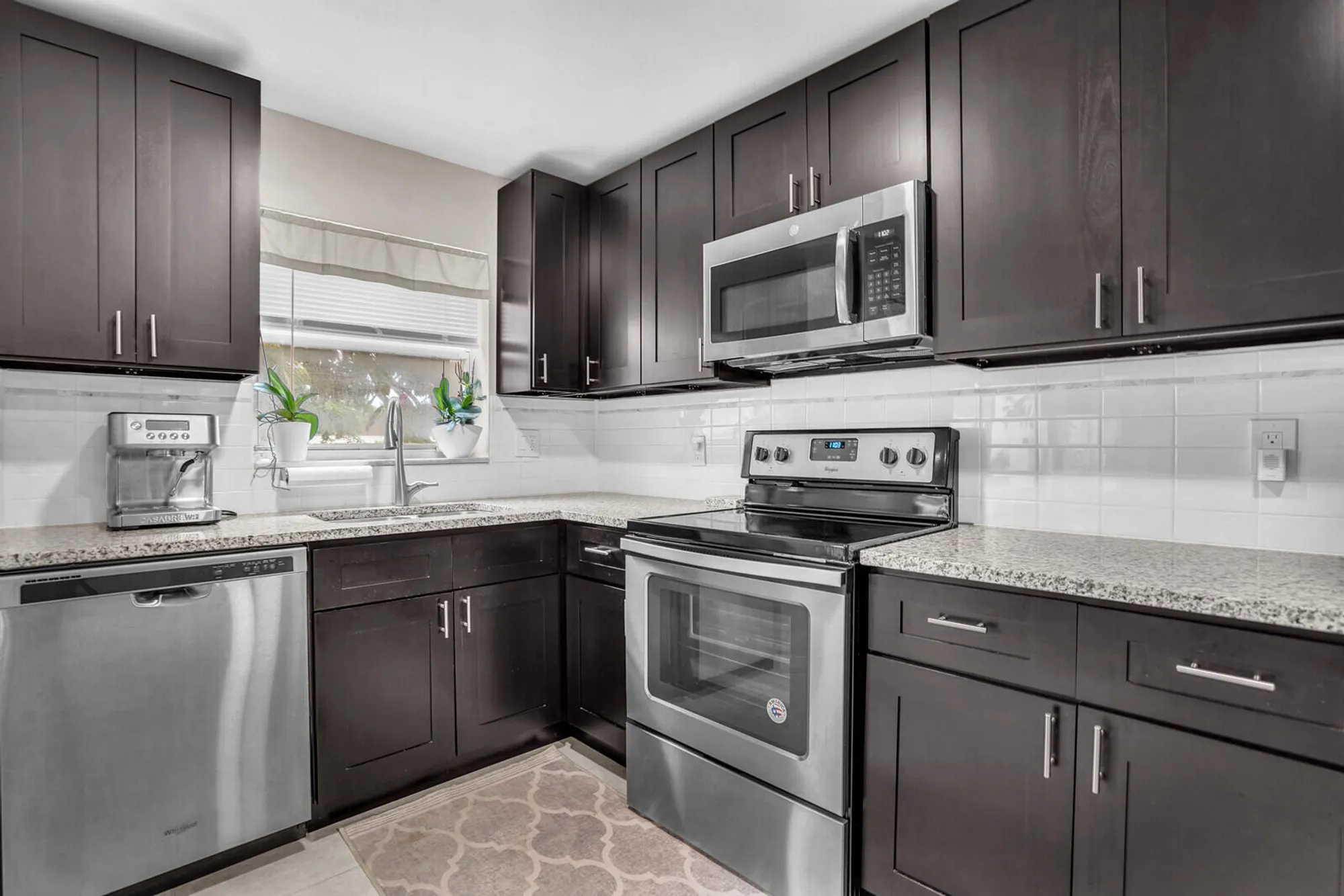 Property Slideshow image 9 of 15 | 3524 via poinciana apt 102, Lake Worth, FL, 33467