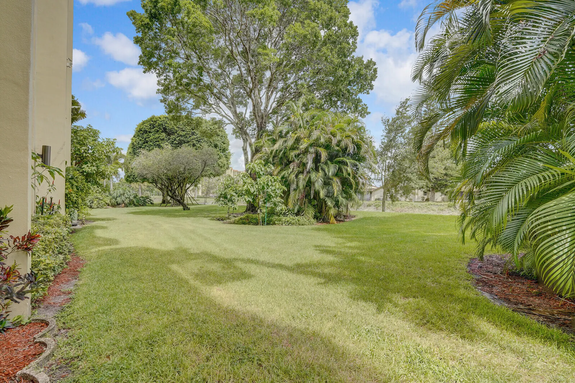 Property Slideshow image 14 of 15 | 3524 via poinciana apt 102, Lake Worth, FL, 33467