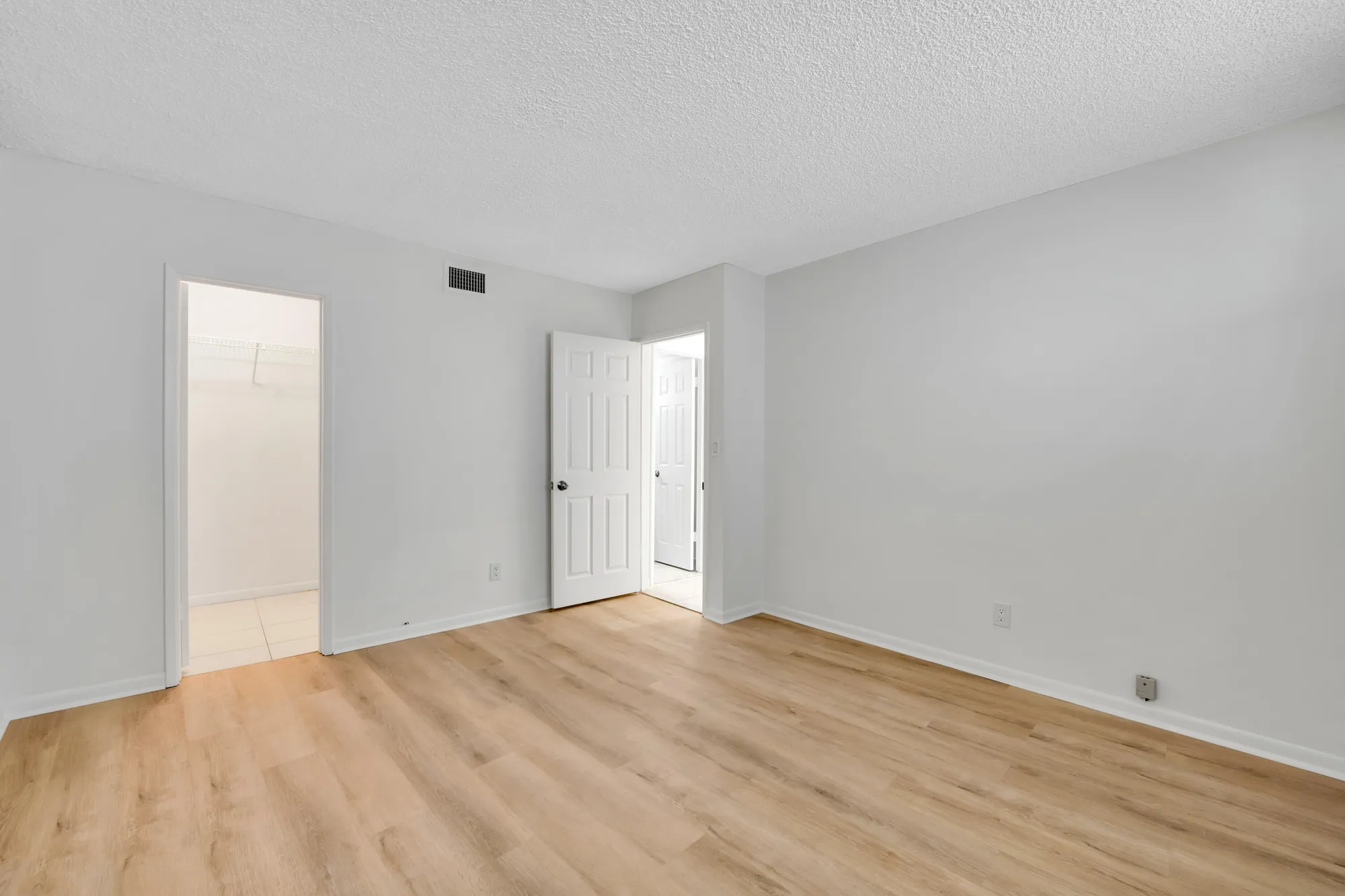 Property Slideshow image 11 of 24 | 2731 ne 14th street cswy apt 314, Pompano Beach, FL, 33062