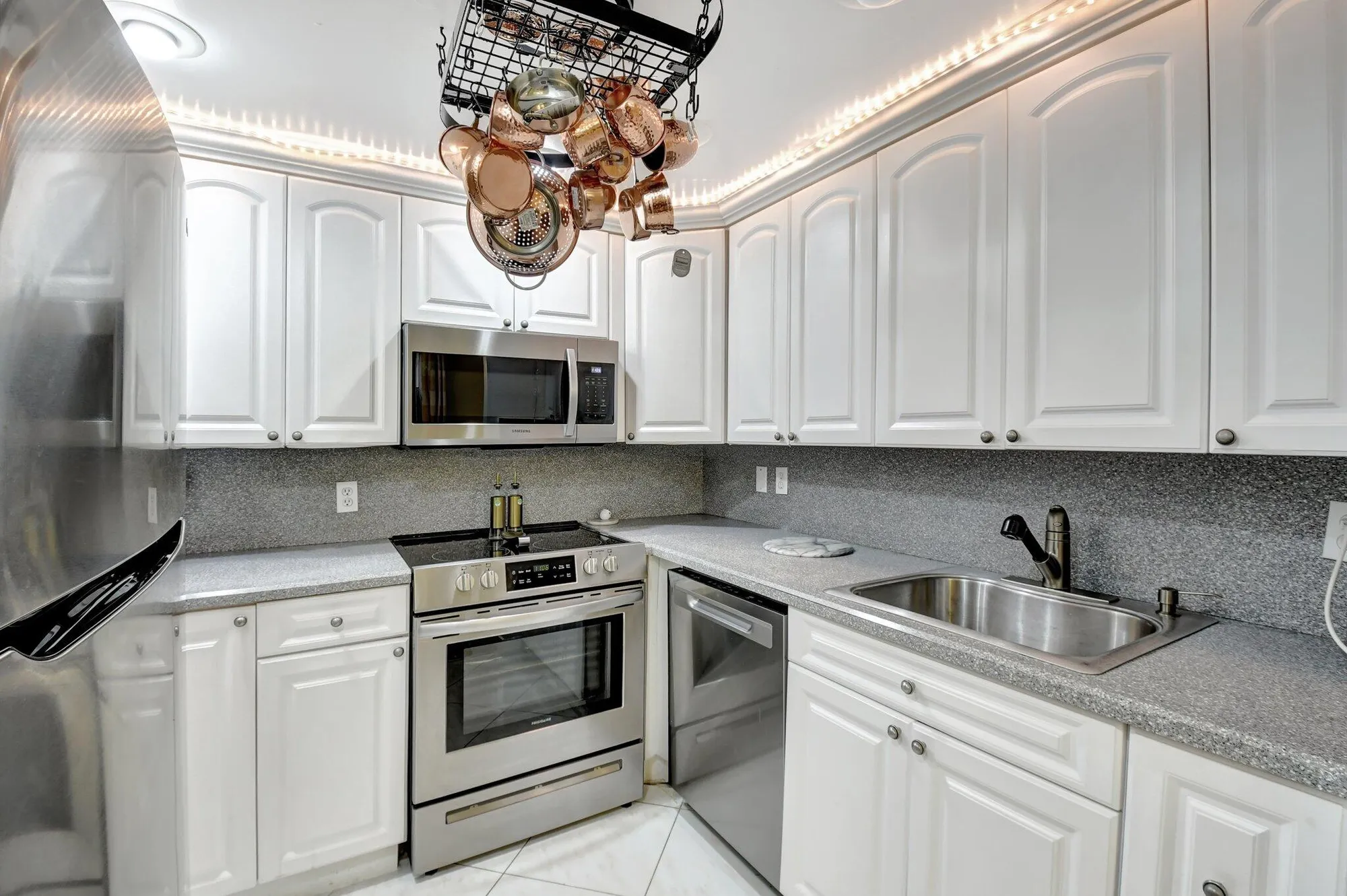 Property Slideshow image 10 of 26 | 451 saxony j, Delray Beach, FL, 33446