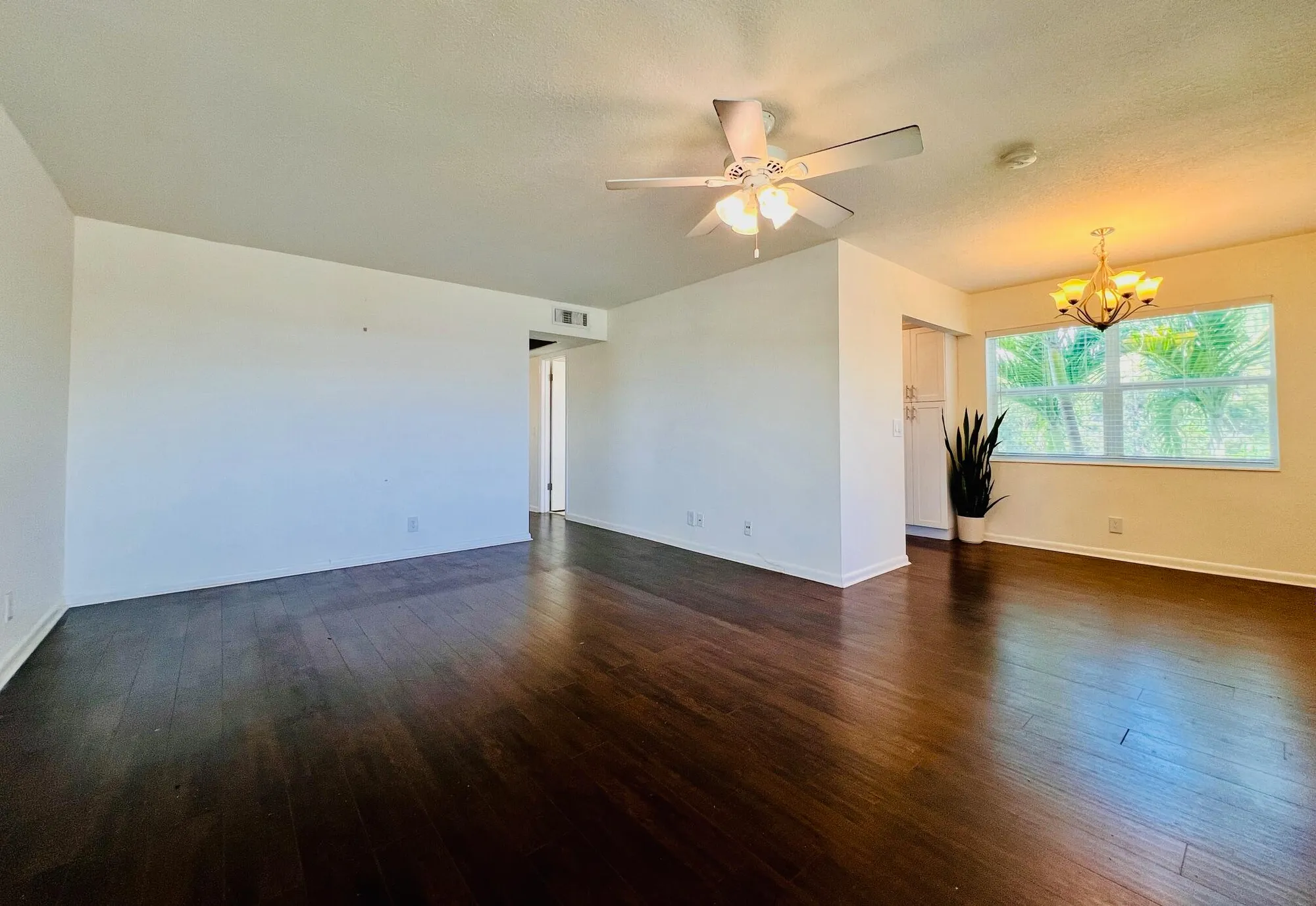 Property Slideshow image 5 of 18 | 200 northampton j, West Palm Beach, FL, 33417