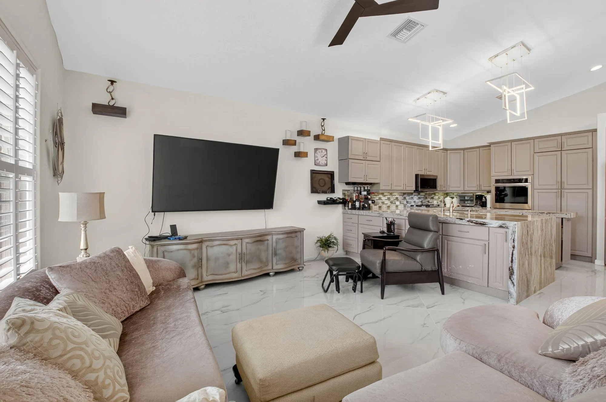 Property Slideshow image 32 of 99 | 13486 barcelona lake cir, Delray Beach, FL, 33446