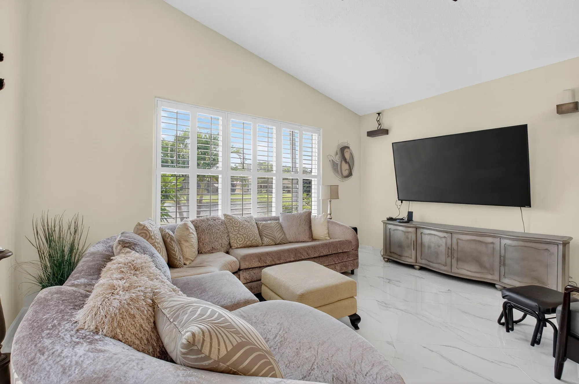Property Slideshow image 33 of 99 | 13486 barcelona lake cir, Delray Beach, FL, 33446