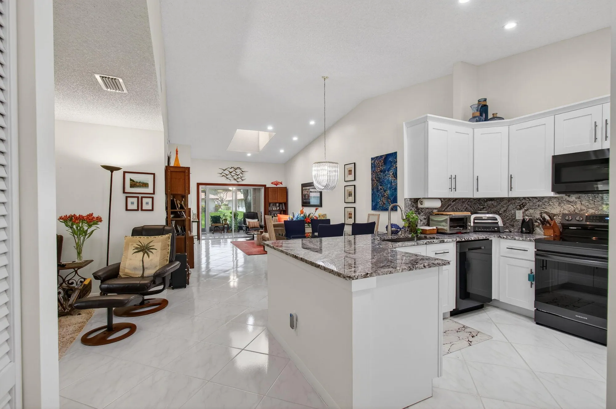 Property Slideshow image 11 of 132 | 6368 mill pointe cir, Delray Beach, FL, 33484