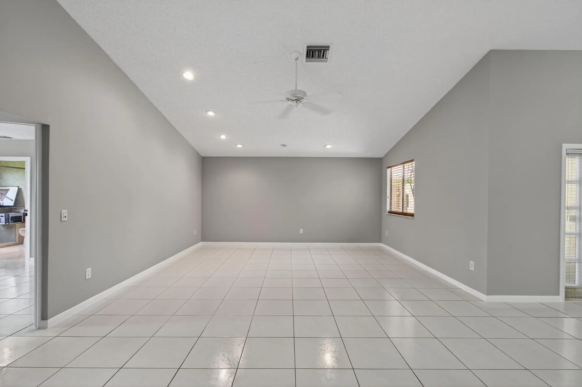 Property Slideshow image 10 of 62 | 3250 nw 10th st, Delray Beach, FL, 33445