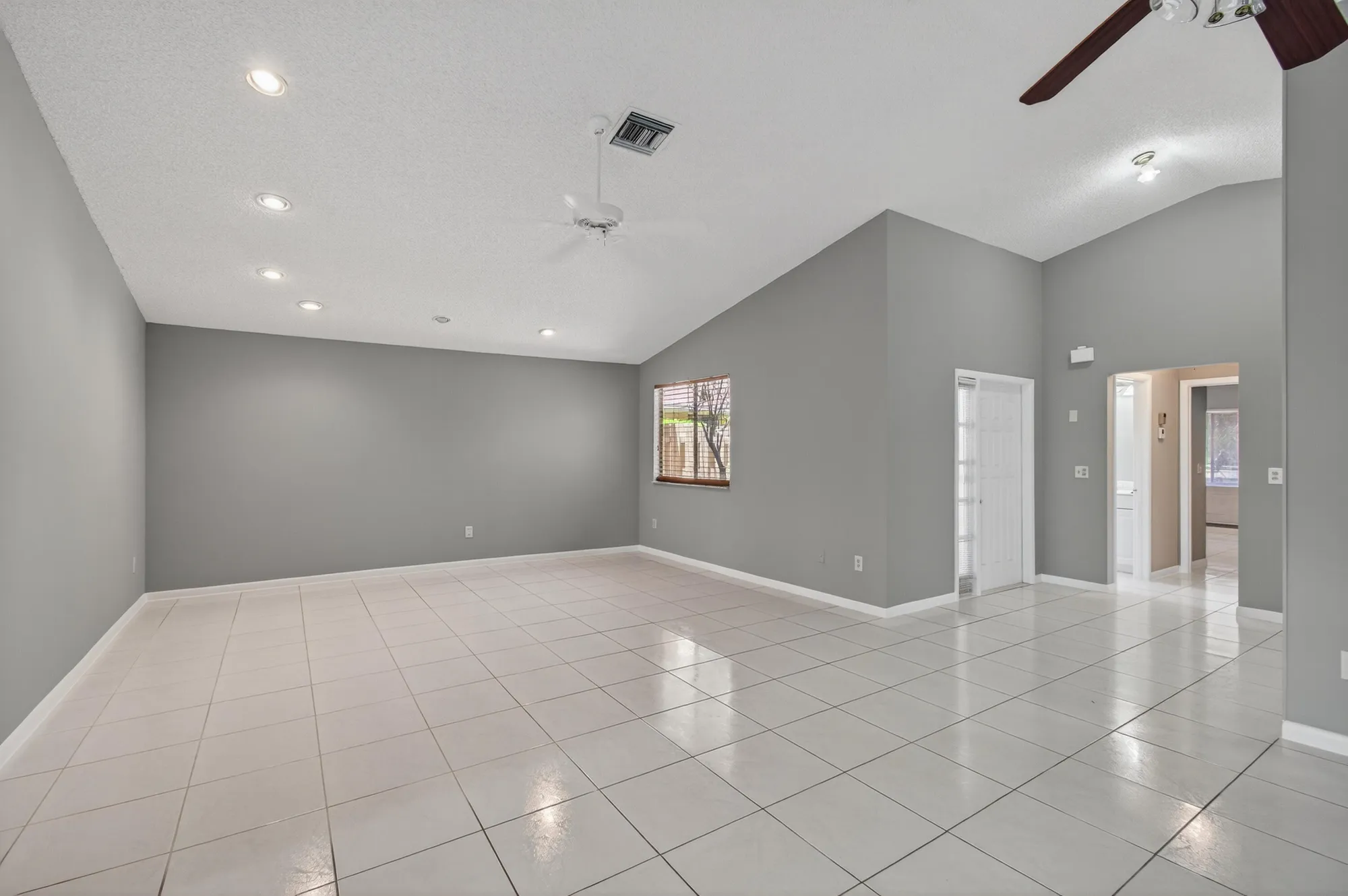 Property Slideshow image 11 of 62 | 3250 nw 10th st, Delray Beach, FL, 33445