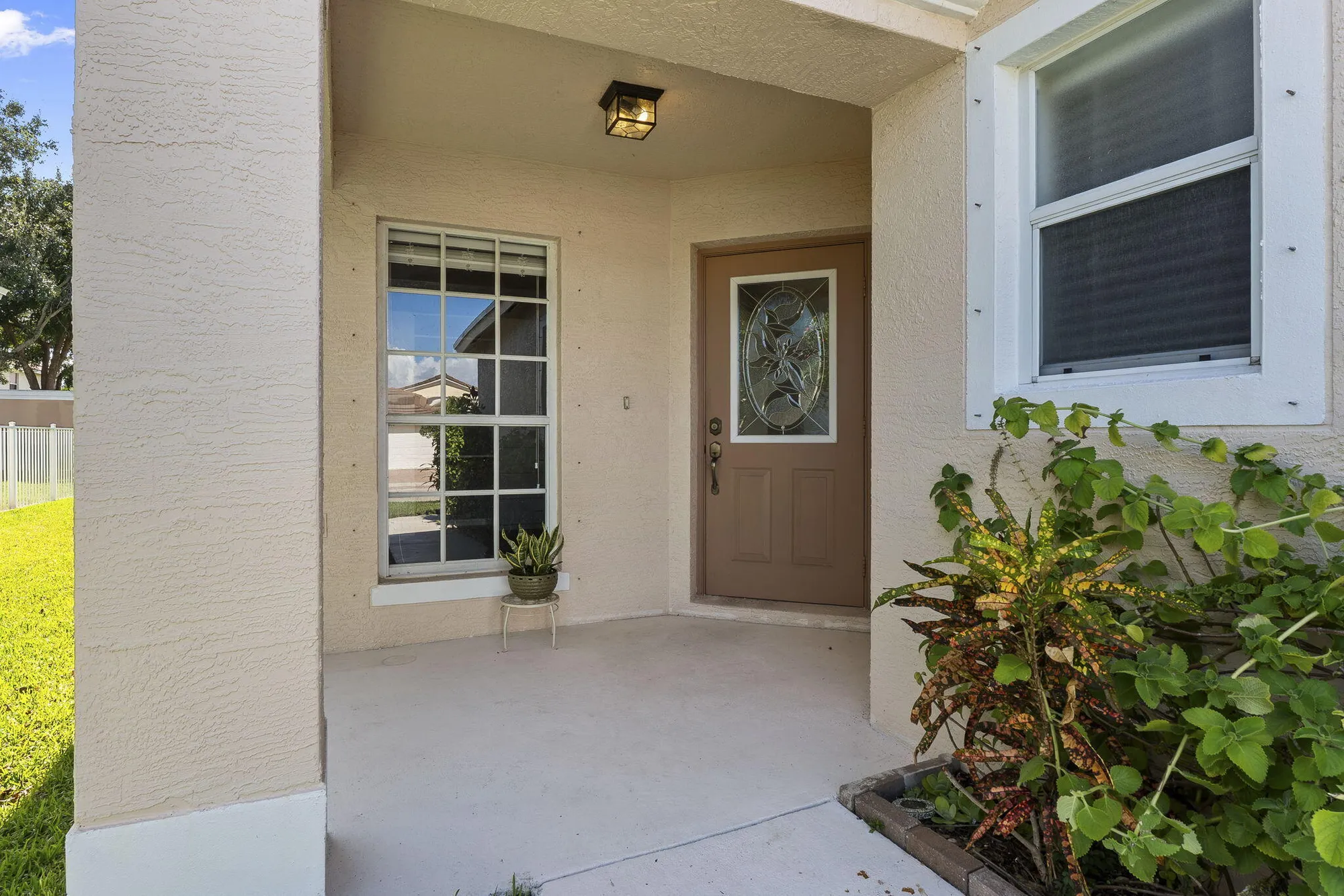 Property Slideshow image 8 of 40 | 475 sw talquin ln, Port Saint Lucie, FL, 34986