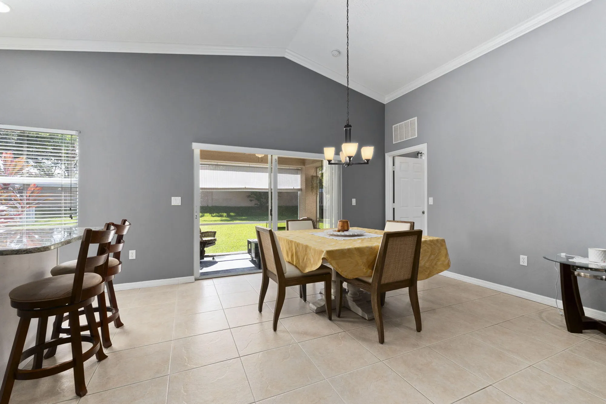 Property Slideshow image 13 of 40 | 475 sw talquin ln, Port Saint Lucie, FL, 34986