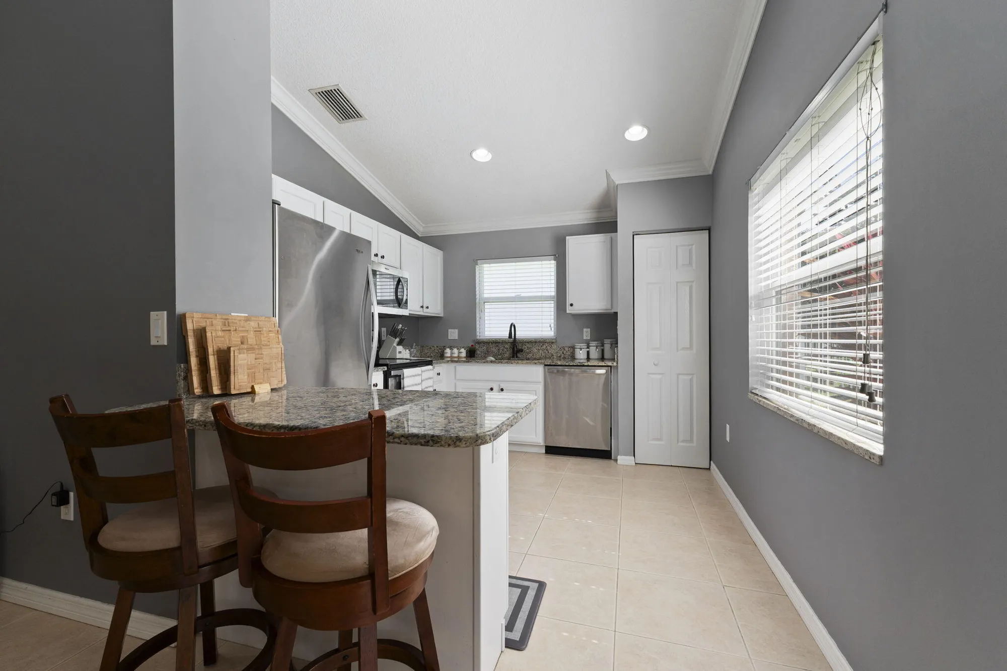 Property Slideshow image 15 of 40 | 475 sw talquin ln, Port Saint Lucie, FL, 34986