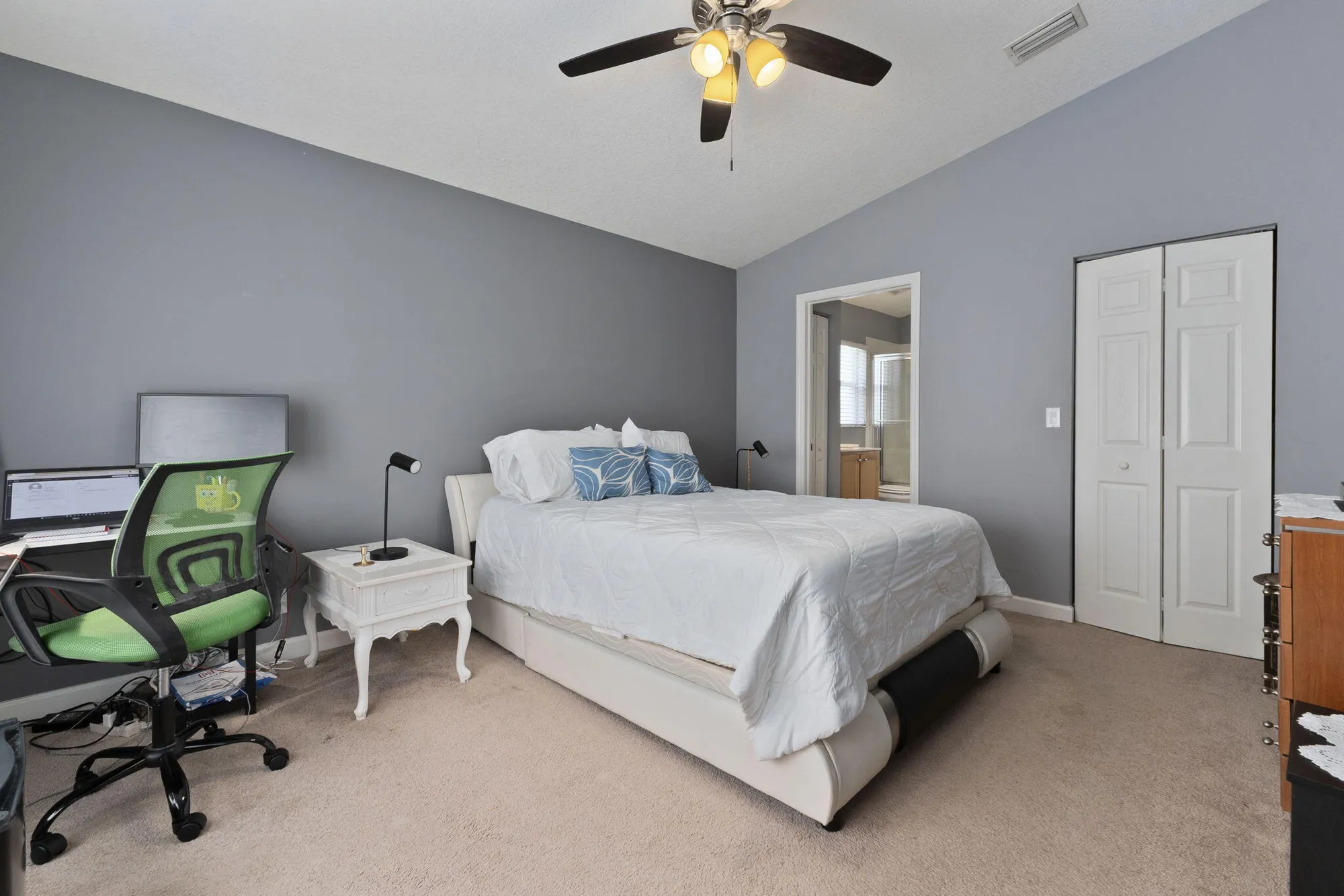 Property Slideshow image 19 of 40 | 475 sw talquin ln, Port Saint Lucie, FL, 34986