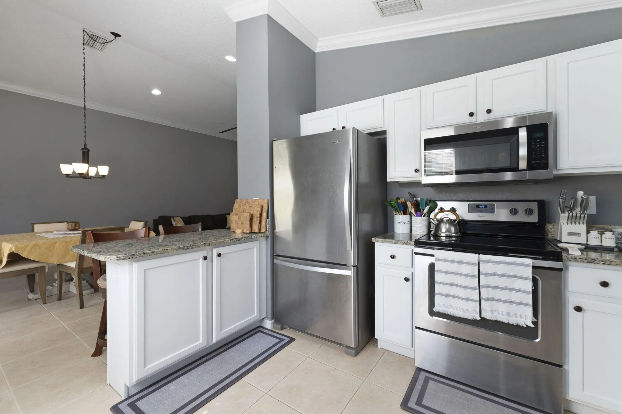 Property Slideshow image 17 of 40 | 475 sw talquin ln, Port Saint Lucie, FL, 34986