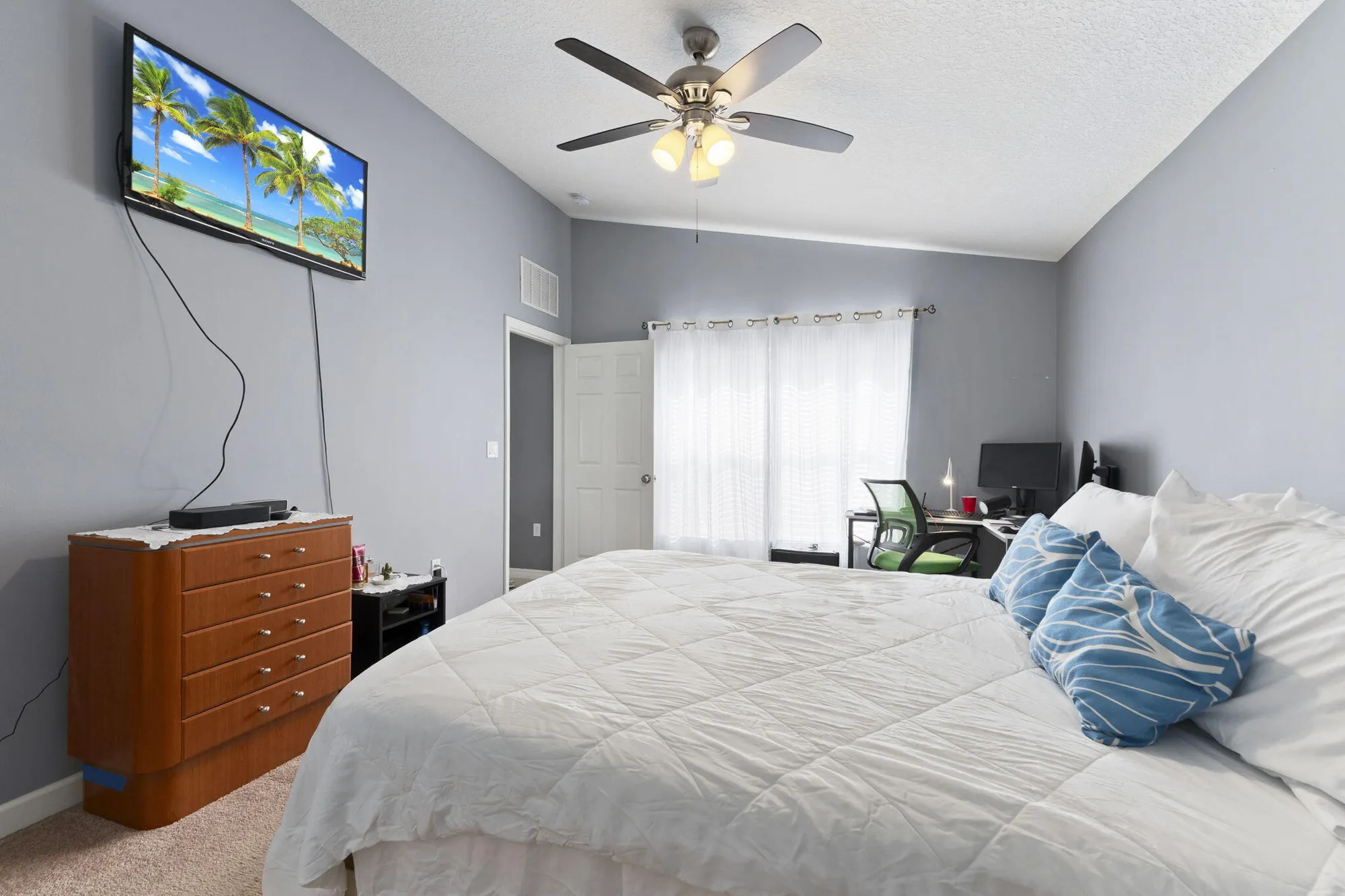 Property Slideshow image 20 of 40 | 475 sw talquin ln, Port Saint Lucie, FL, 34986