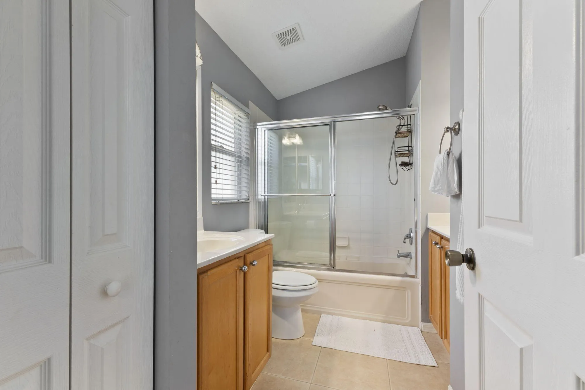 Property Slideshow image 21 of 40 | 475 sw talquin ln, Port Saint Lucie, FL, 34986