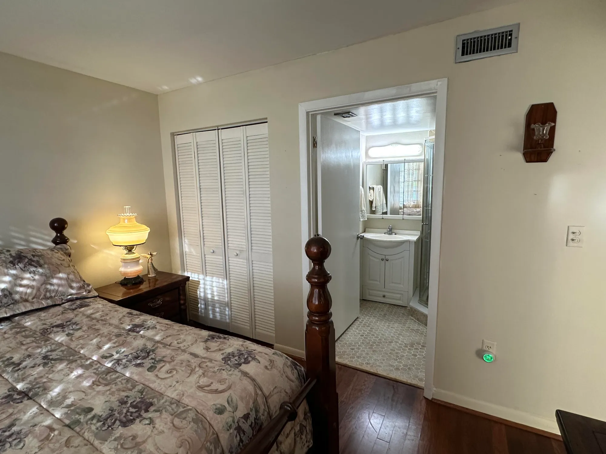Property Slideshow image 22 of 45 | 1101 colony point cir 108, Pembroke Pines, FL, 33026