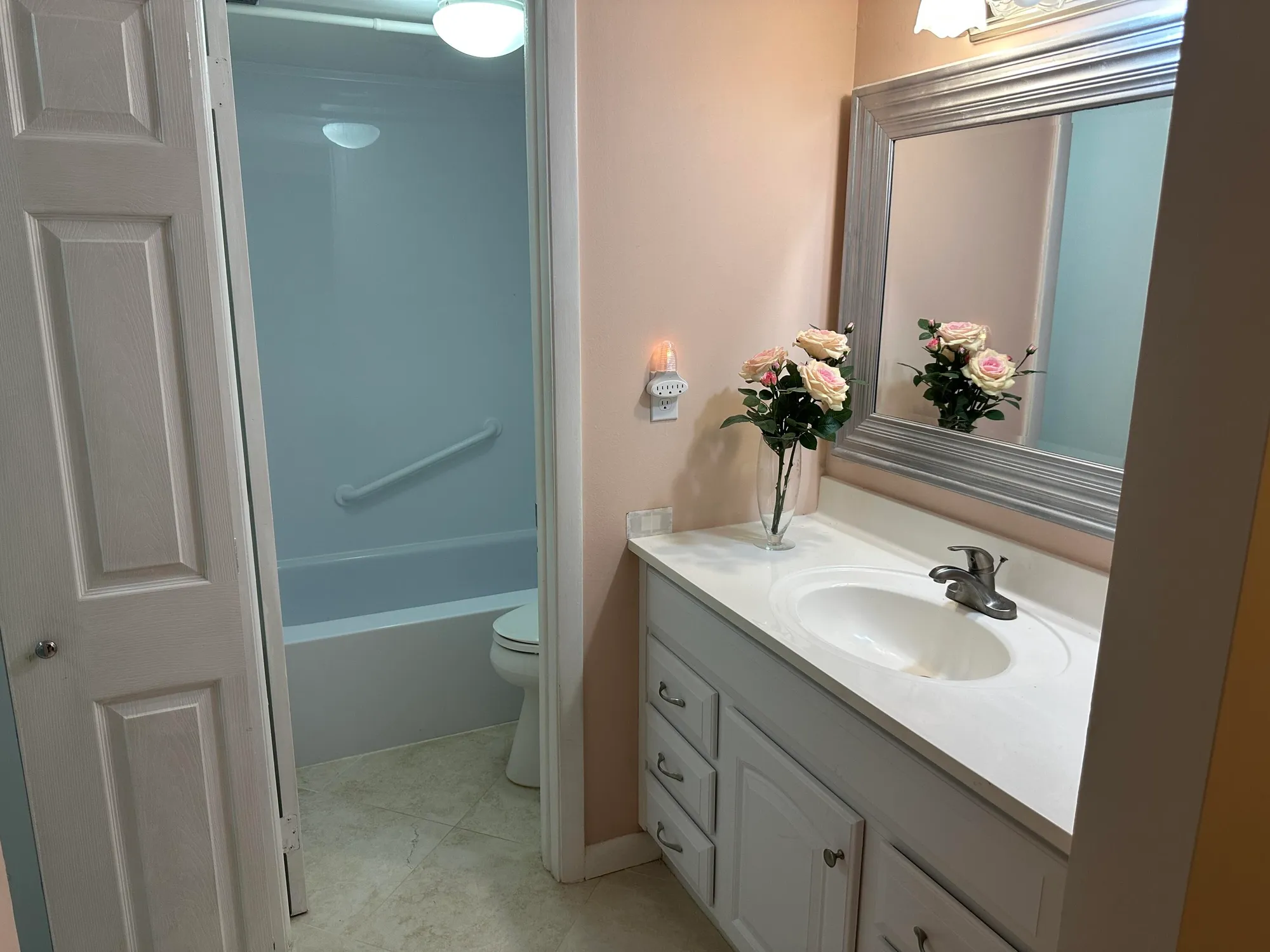 Property Slideshow image 26 of 45 | 1101 colony point cir 108, Pembroke Pines, FL, 33026