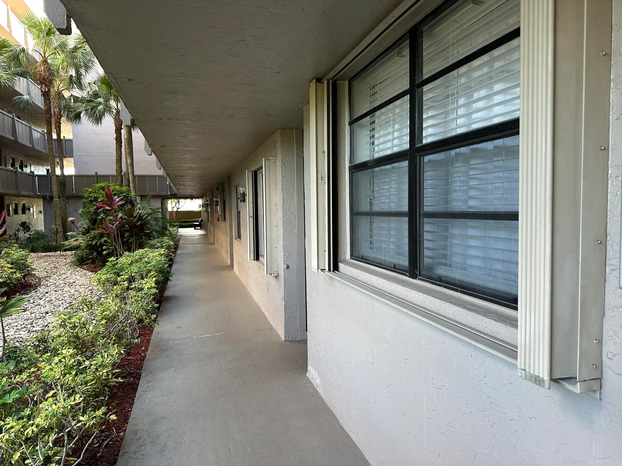 Property Slideshow image 6 of 45 | 1101 colony point cir 108, Pembroke Pines, FL, 33026