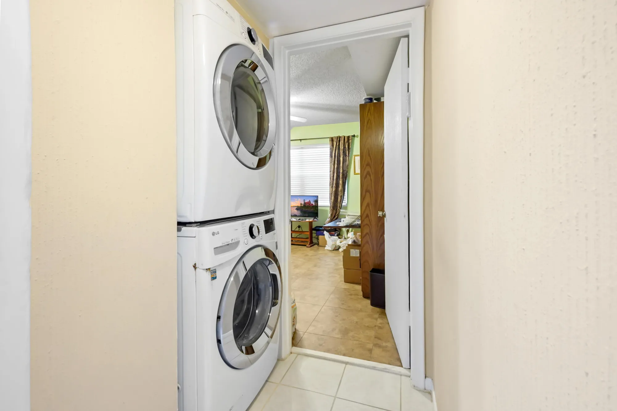 Property Slideshow image 13 of 110 | 2004 granada dr apt h3, Coconut Creek, FL, 33066