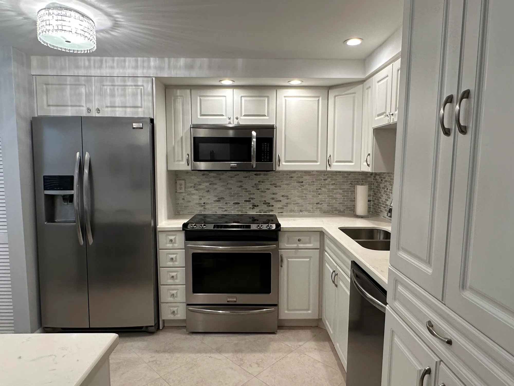 Property Slideshow image 10 of 45 | 1101 colony point cir 108, Pembroke Pines, FL, 33026