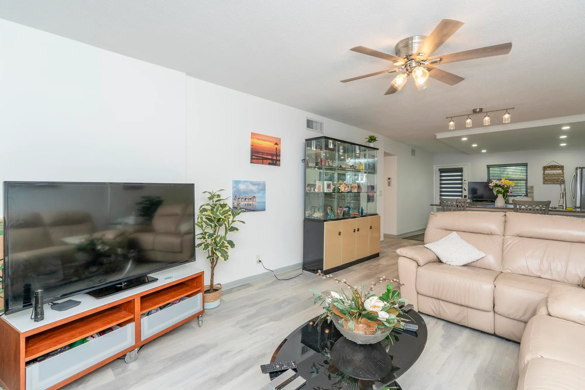 Property Slideshow image 12 of 41 | 2600 ne 1st ln apt 104, Boynton Beach, FL, 33435