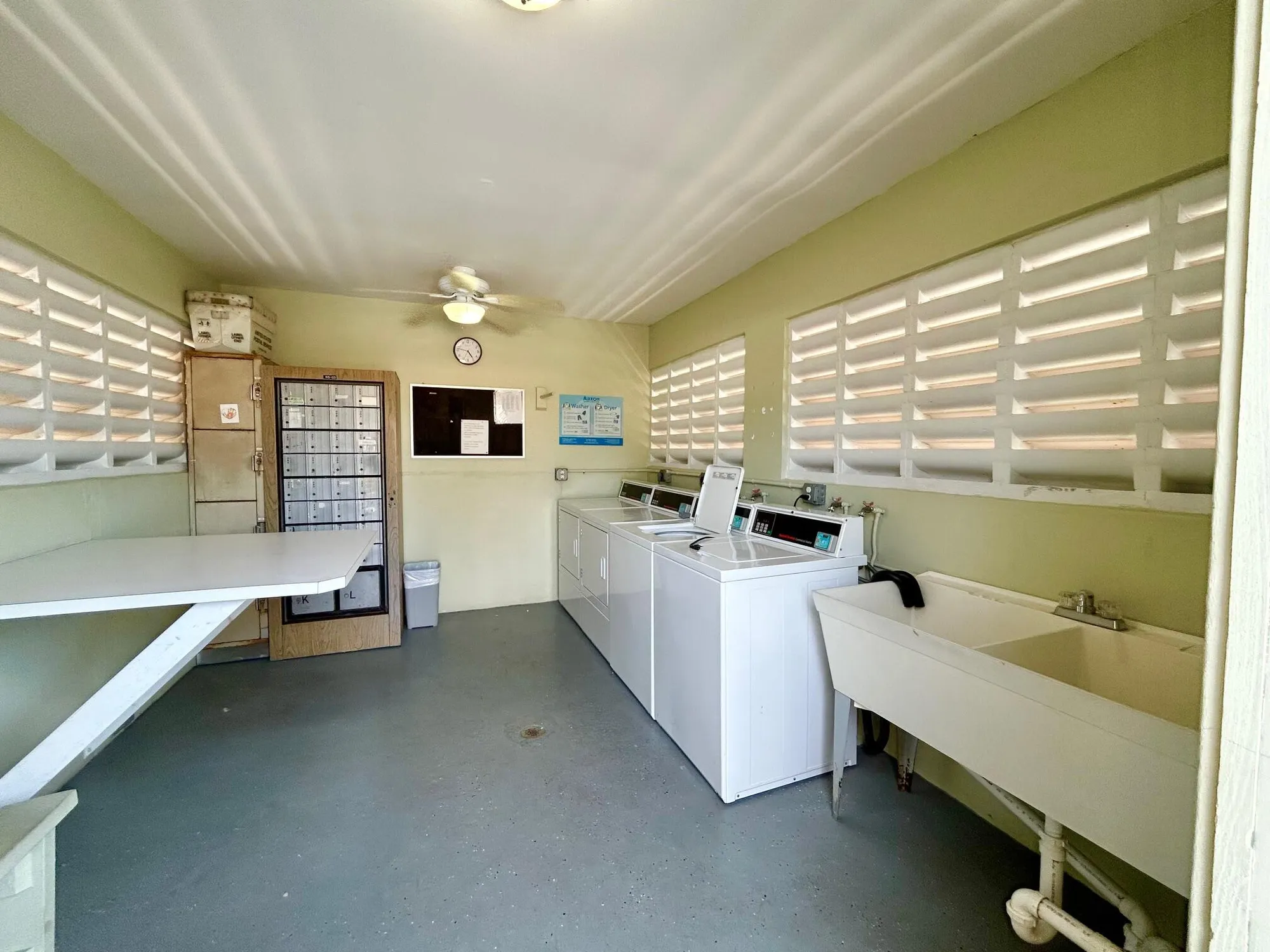 Property Slideshow image 22 of 43 | 2802 crosley dr d, West Palm Beach, FL, 33415