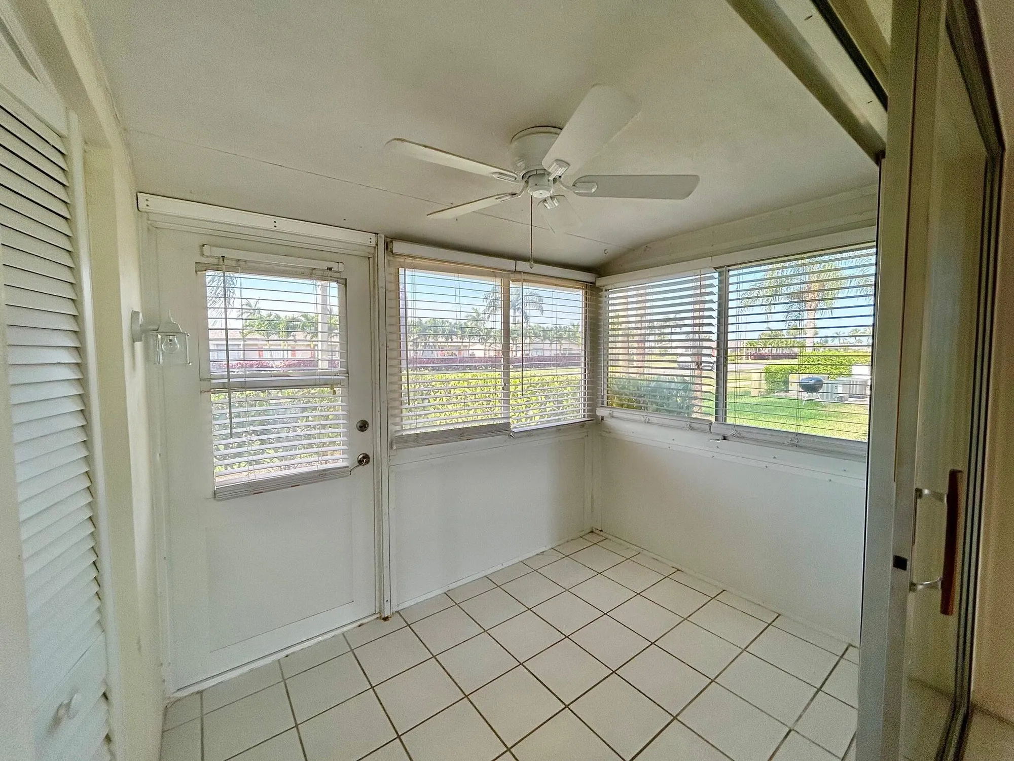 Property Slideshow image 17 of 43 | 2802 crosley dr d, West Palm Beach, FL, 33415
