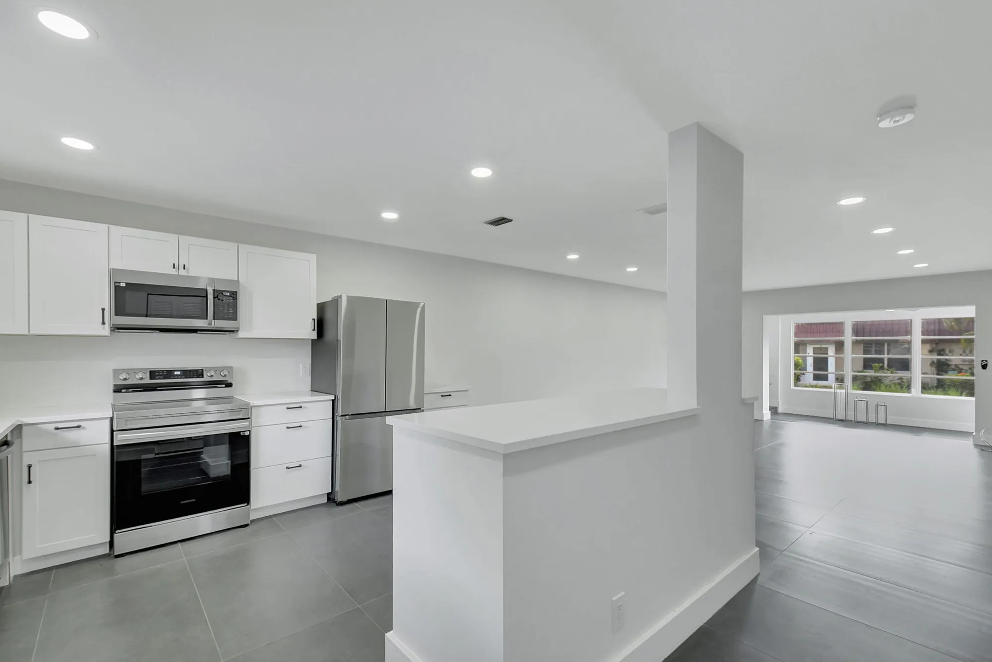 Property Slideshow image 5 of 30 | 868 worcester ln b, Lake Worth, FL, 33467