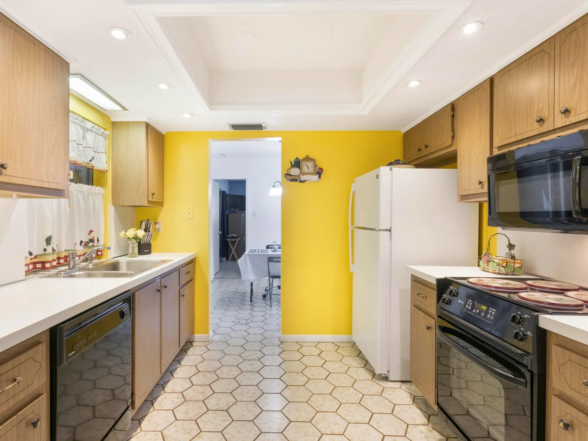 Property Slideshow image 9 of 39 | 6975 nw 12th st, Margate, FL, 33063