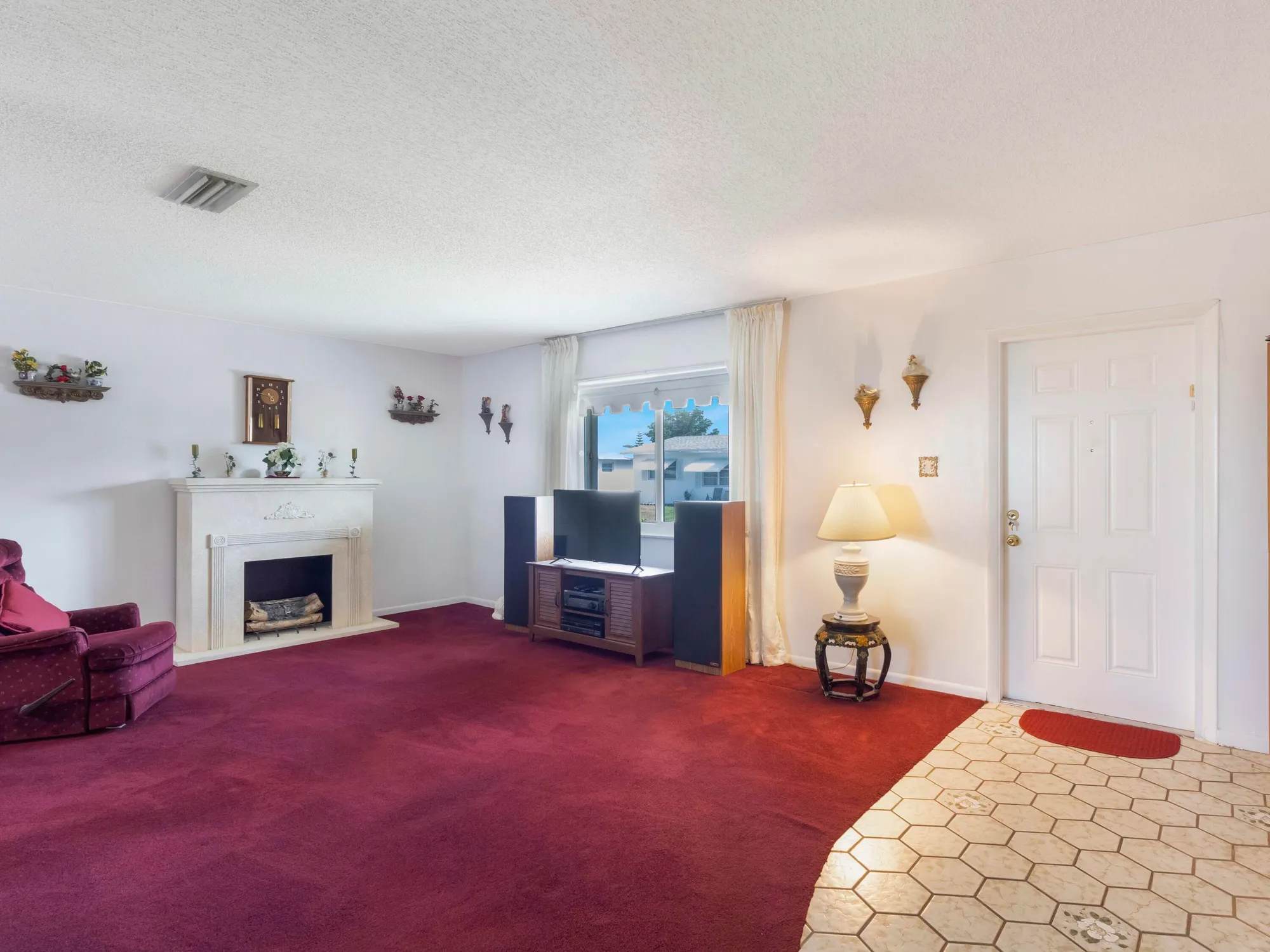 Property Slideshow image 4 of 39 | 6975 nw 12th st, Margate, FL, 33063