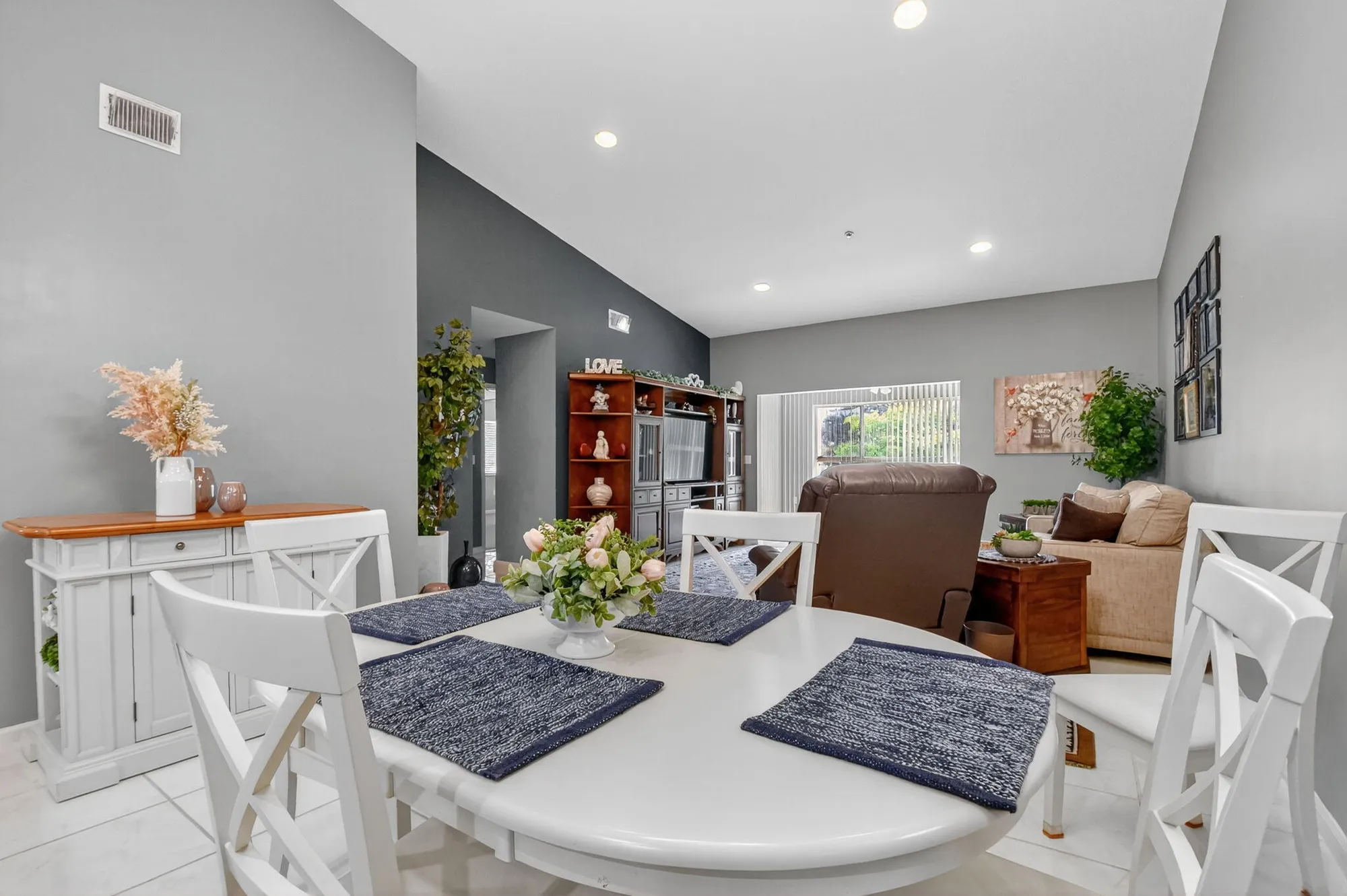 Property Slideshow image 19 of 77 | 5951 regal glen dr 201, Boynton Beach, FL, 33437