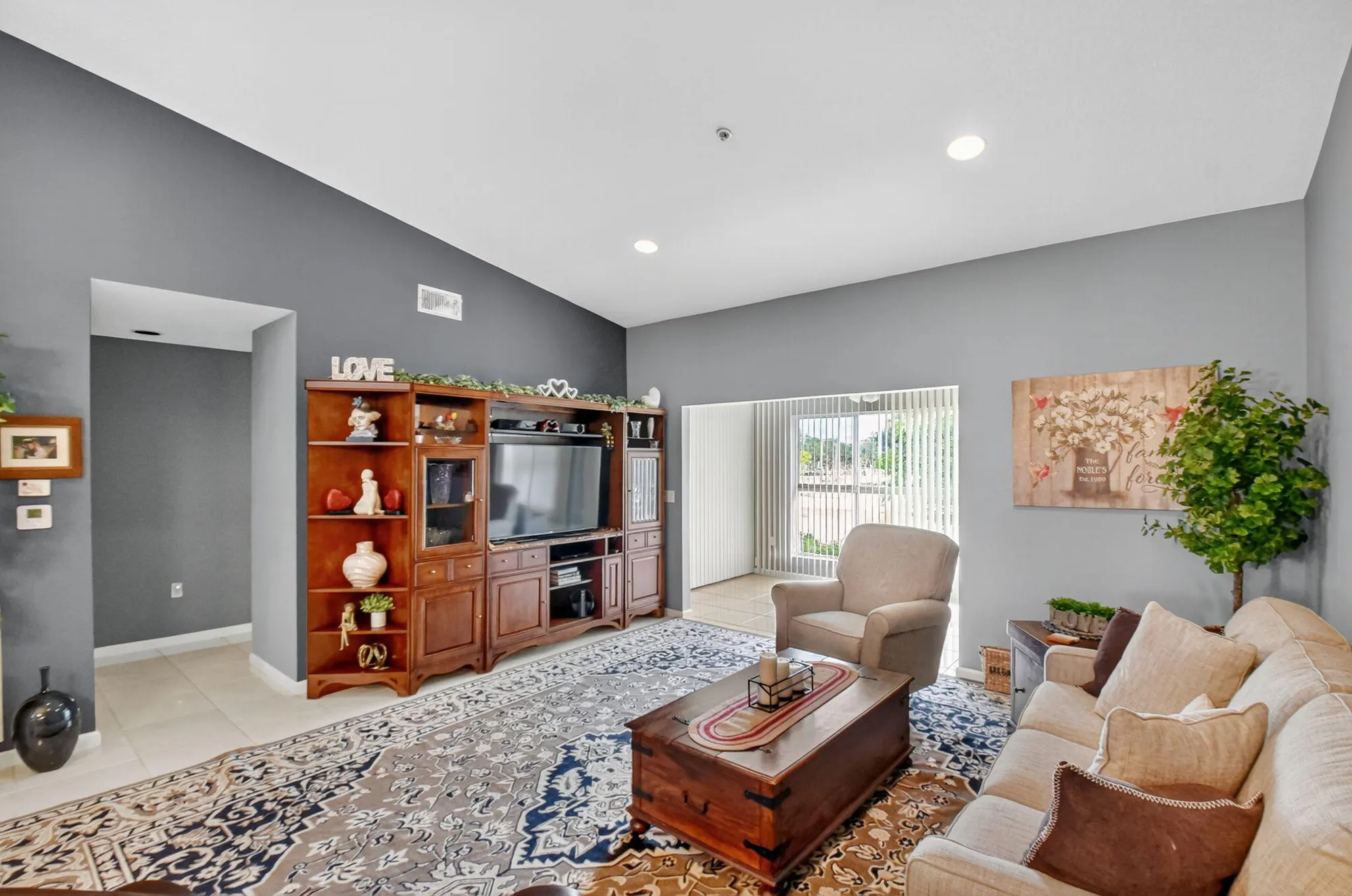Property Slideshow image 21 of 77 | 5951 regal glen dr 201, Boynton Beach, FL, 33437