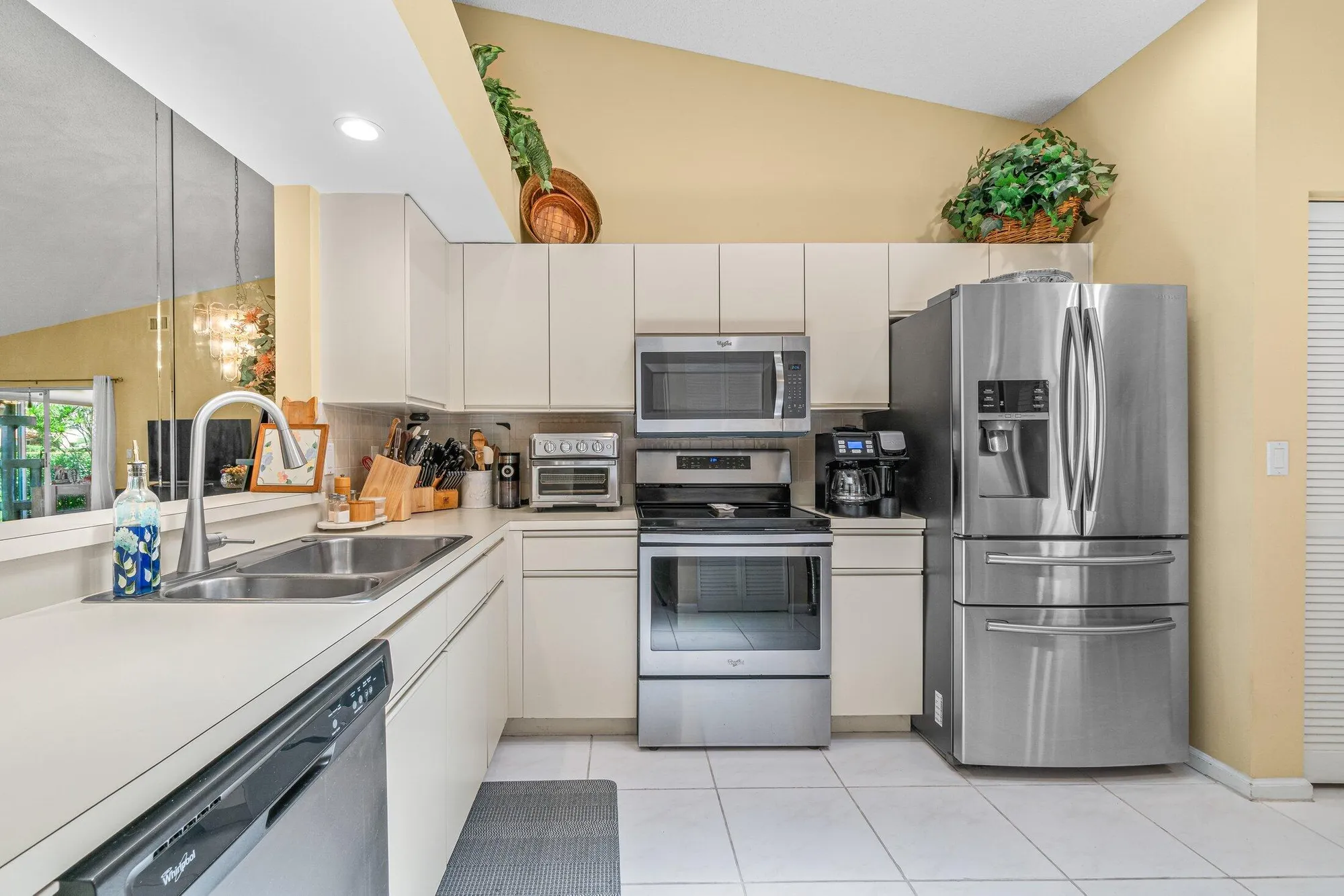 Property Slideshow image 6 of 38 | 9917 summerbrook ter c, Boynton Beach, FL, 33437