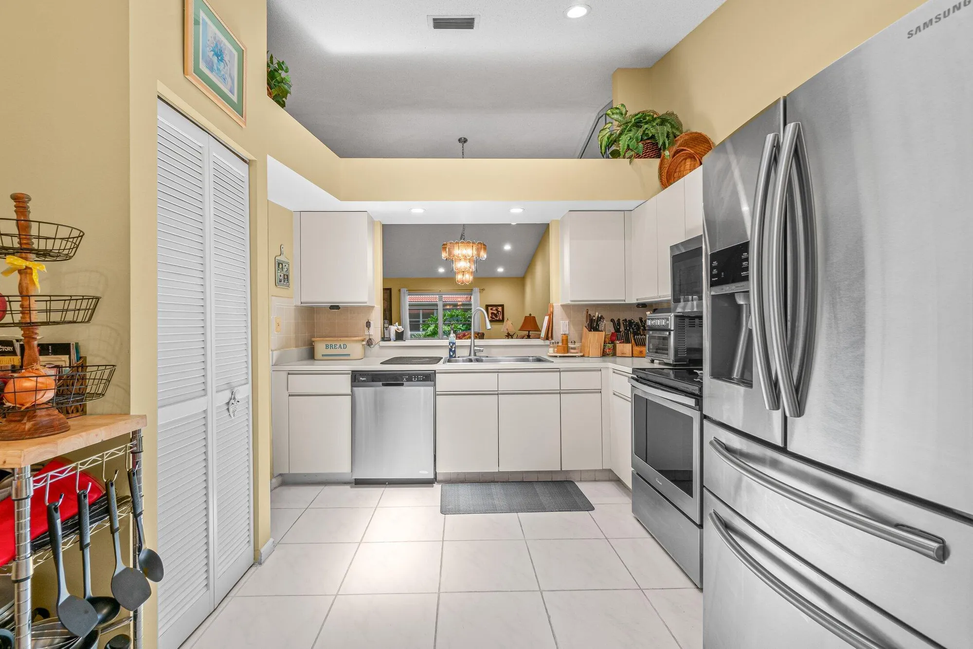 Property Slideshow image 7 of 38 | 9917 summerbrook ter c, Boynton Beach, FL, 33437